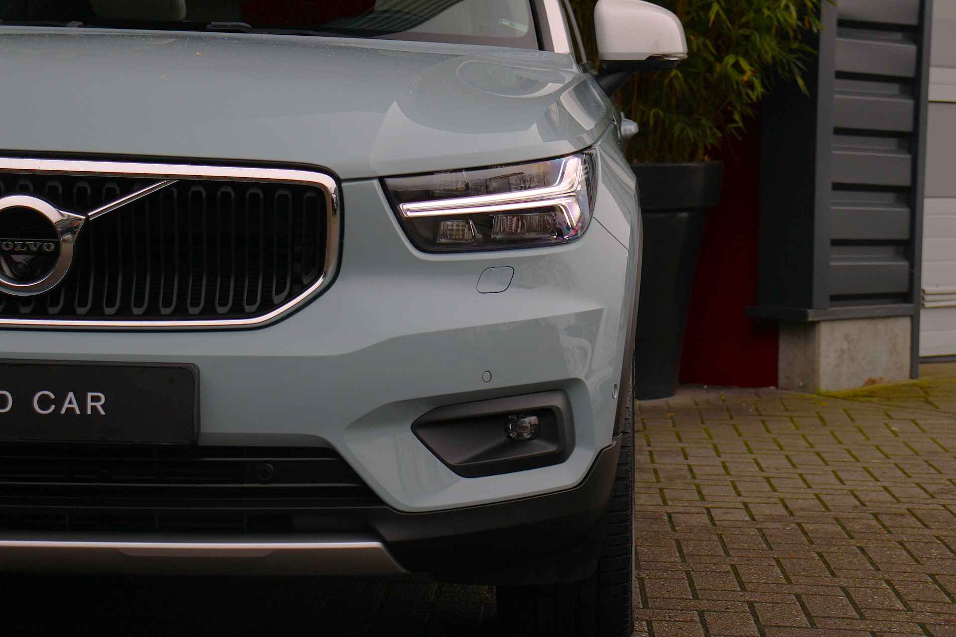 Volvo XC40 T5 AWD Intro Edition | Harman/Kardon audio | Schuifdak | 360° Camera | Stuur- en stoelverwarming | Adaptieve Cruise | BLIS - 24/28