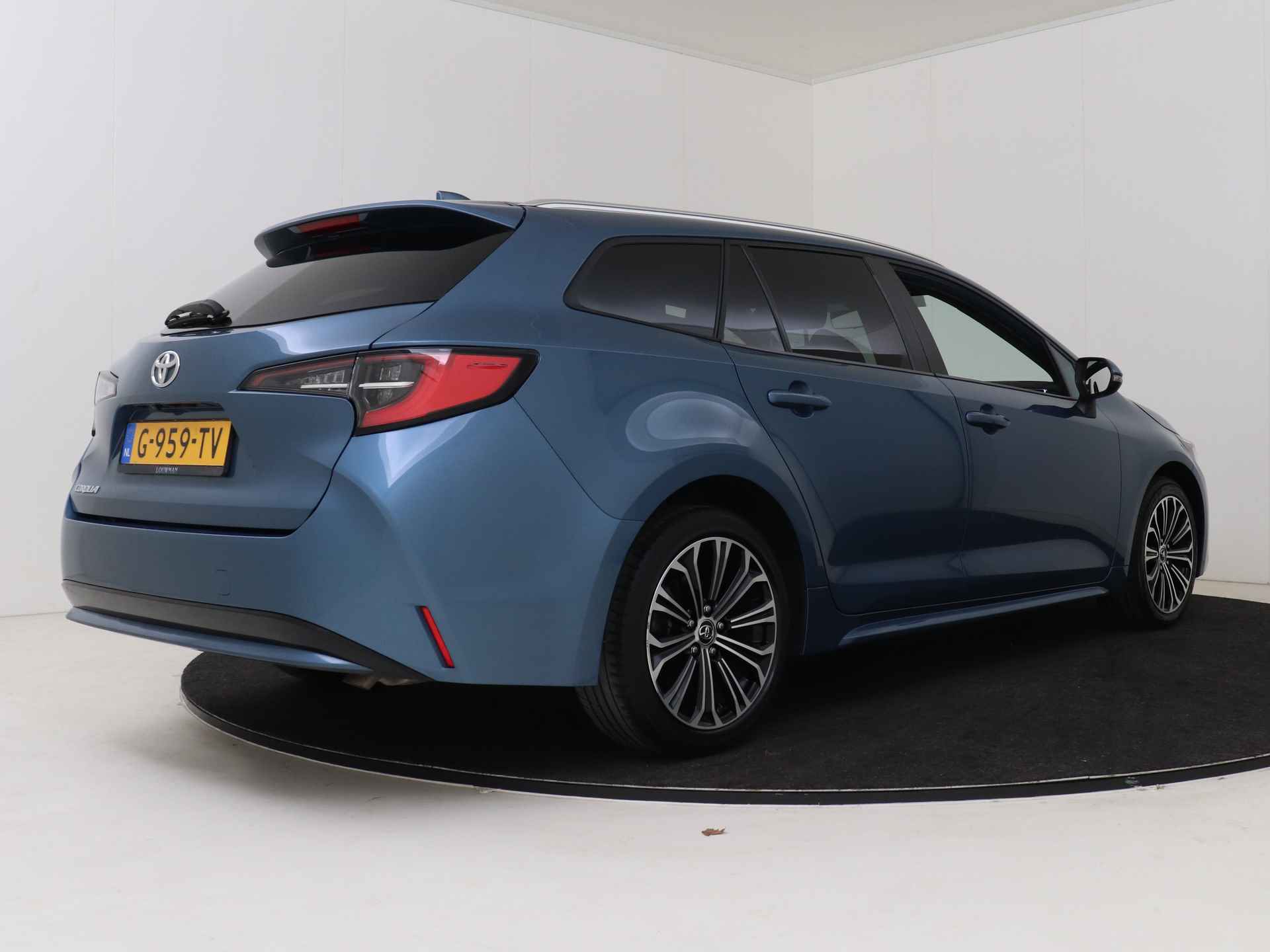 Toyota Corolla Touring Sports 1.2 Turbo Dynamic I Navigatie I Climate Control I Chttps://wheelerdelta.autodata.nl/data/files/00/02/35/49/88/65/0/160/120/foto.jpgruise Control Adaptief I Camera I USB I 1e Eigenaar I LOUWMAN Onderhouden I Stoelverwarming Voor I Keyless Entry/Start I - 3/45