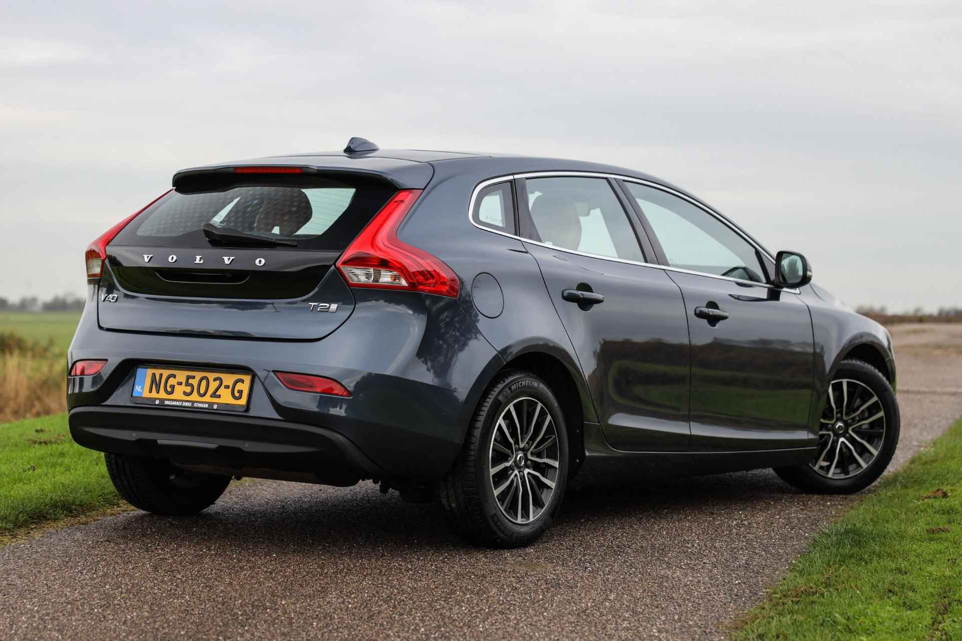 Volvo V40 T2 Aut. Inscription ✅ Leder ✅ Pano ✅ LED - 3/37