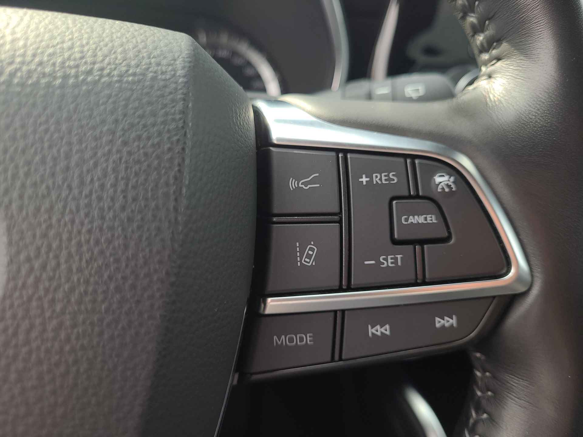 Toyota Highlander 2.5 AWD Hybrid Executive Automaat | Apple CarPlay / Android Auto | Elektr. stoel met geheugen | Rijklaarprijs incl. garantie | - 19/44
