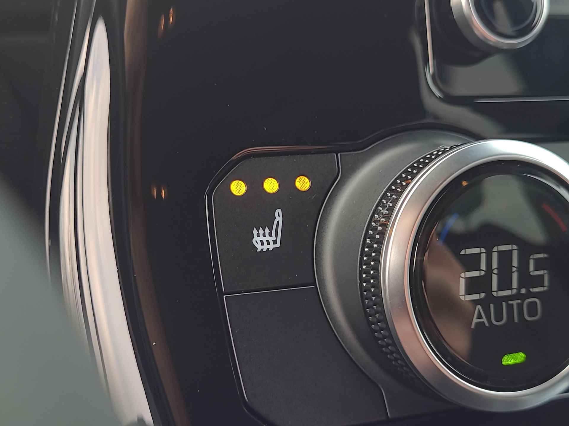 Toyota Highlander 2.5 AWD Hybrid Executive Automaat | Apple CarPlay / Android Auto | Elektr. stoel met geheugen | Rijklaarprijs incl. garantie | - 26/44