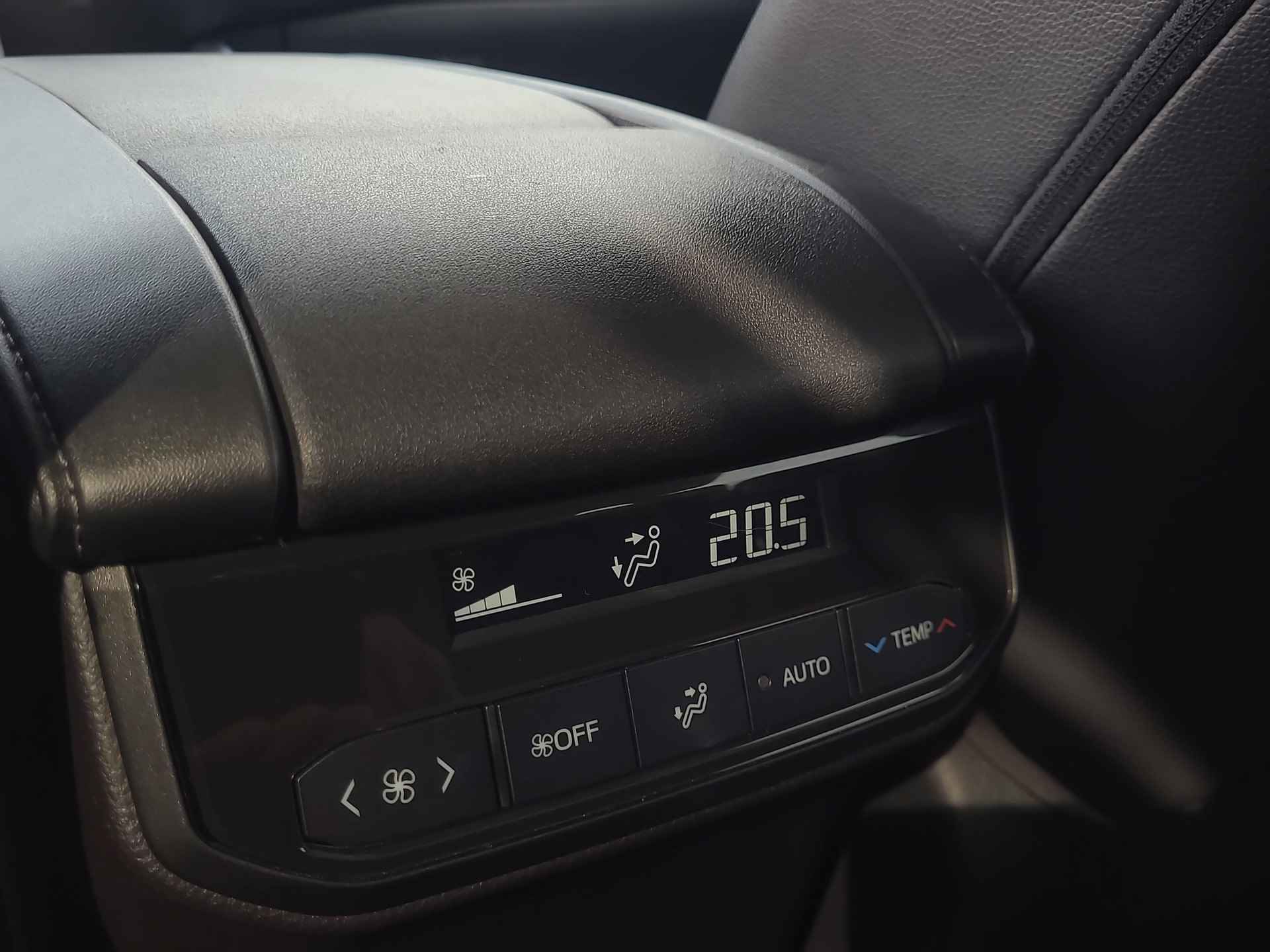 Toyota Highlander 2.5 AWD Hybrid Executive Automaat | Apple CarPlay / Android Auto | Elektr. stoel met geheugen | Rijklaarprijs incl. garantie | - 32/44