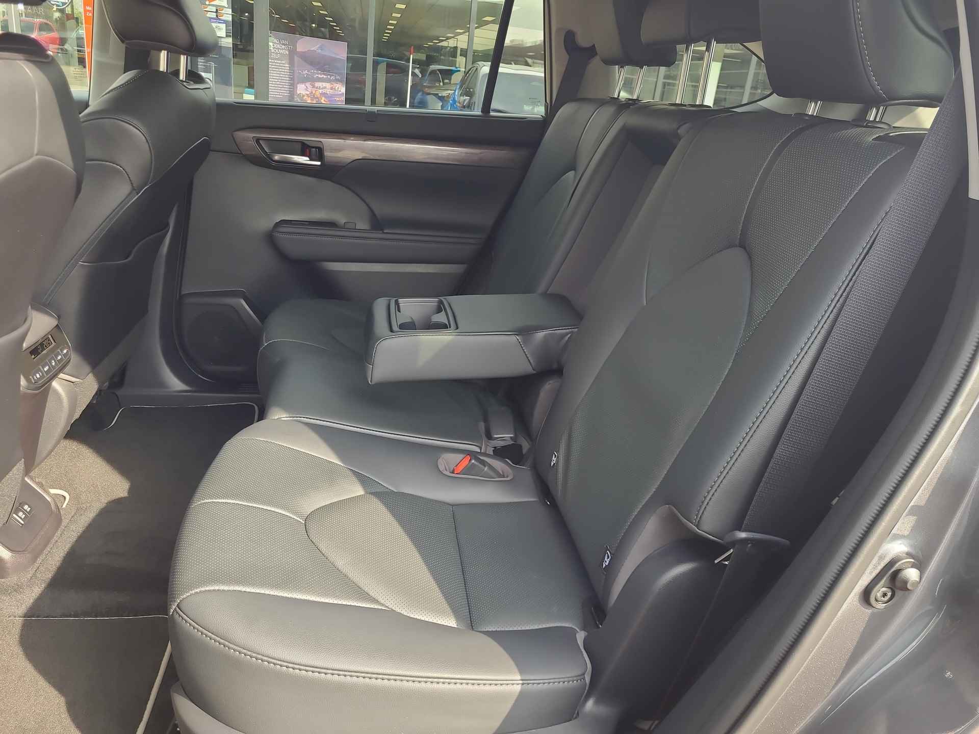 Toyota Highlander 2.5 AWD Hybrid Executive Automaat | Apple CarPlay / Android Auto | Elektr. stoel met geheugen | Rijklaarprijs incl. garantie | - 39/44