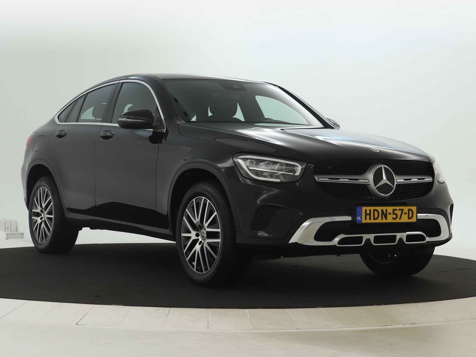 Mercedes-Benz GLC Coupé 300 e 4M Plug-In Hybride | Achteruitrijcamera | Trekhaak | Memory Stoelen | Leder | Distronic | Inclusief 24 maanden MB Certified garantie voor Europa. - 4/50