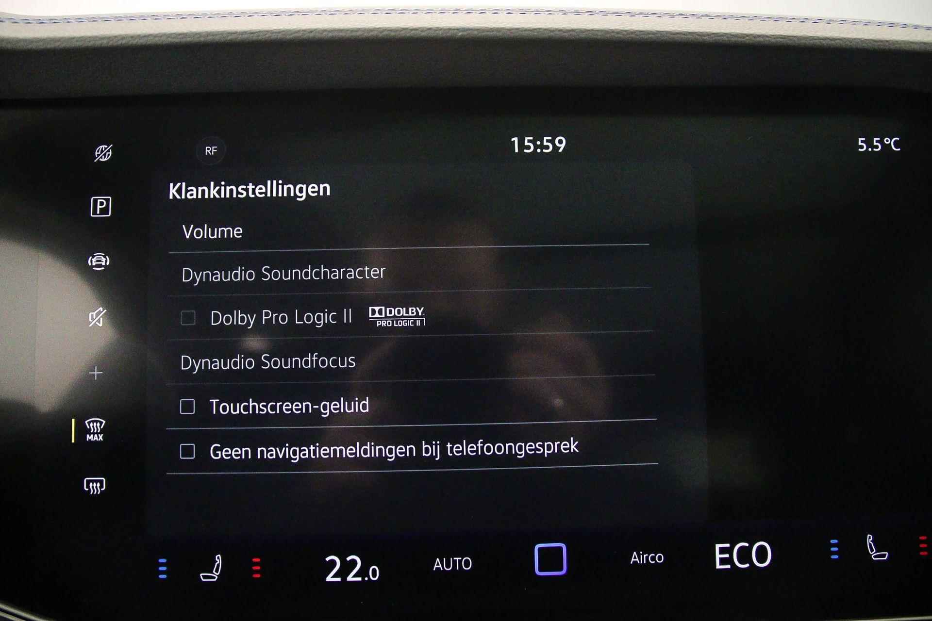 Volkswagen Touareg R 3.0 TSI eHybrid 462pk Tiptronic Luchtvering, Panoramadak, Lederen bekleding, Achteruitrijcamera, Navigatie, DYN audio, Head up display, Adaptive cruise control, Elektrische achterklep - 32/69