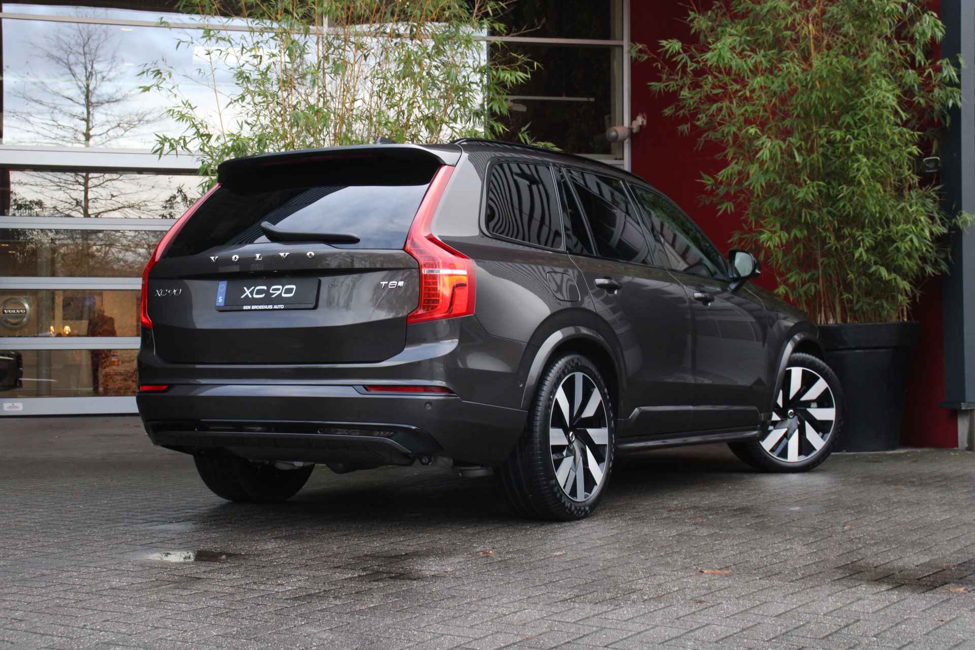 Volvo XC90 T8 Plug-in hybrid AWD Ultra Dark | Luchtvering | Bowers&Wilkins | Massage | Stoelventilatie | 360 Camera | Pilot Assist - 2/17