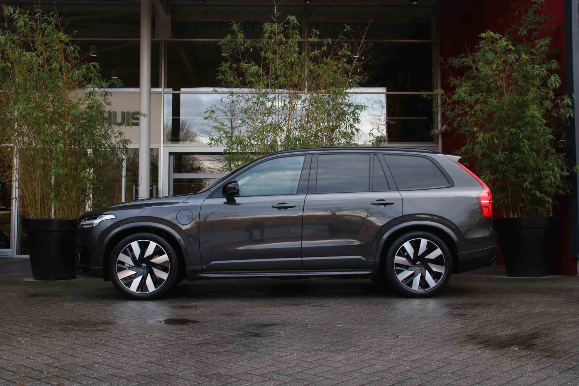 Volvo XC90 T8 Plug-in hybrid AWD Ultra Dark | Luchtvering | Bowers&Wilkins | Massage | Stoelventilatie | 360 Camera | Pilot Assist - 3/17