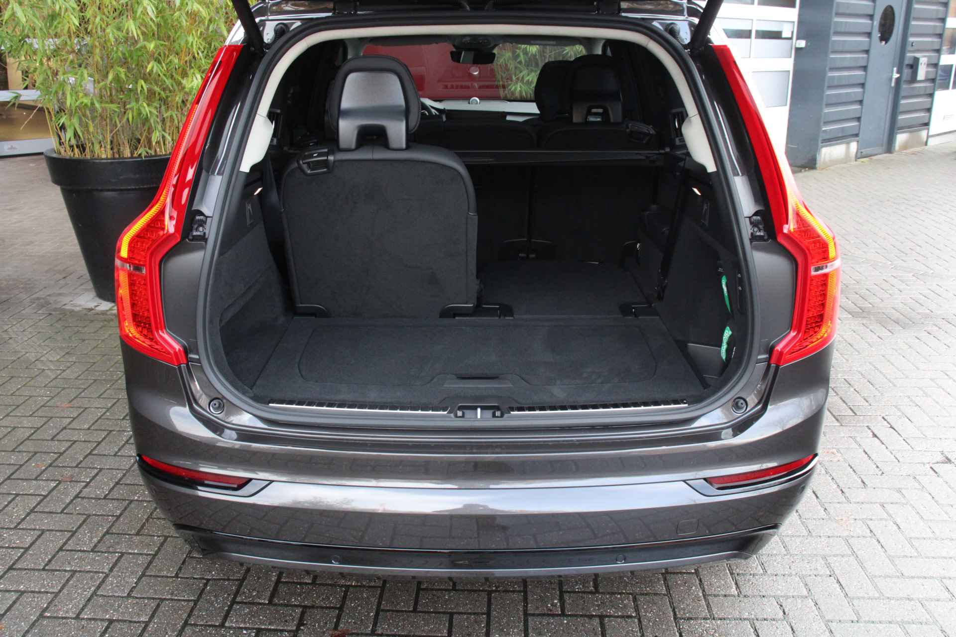 Volvo XC90 T8 Plug-in hybrid AWD Ultra Dark | Luchtvering | Bowers&Wilkins | Massage | Stoelventilatie | 360 Camera | Pilot Assist - 8/17