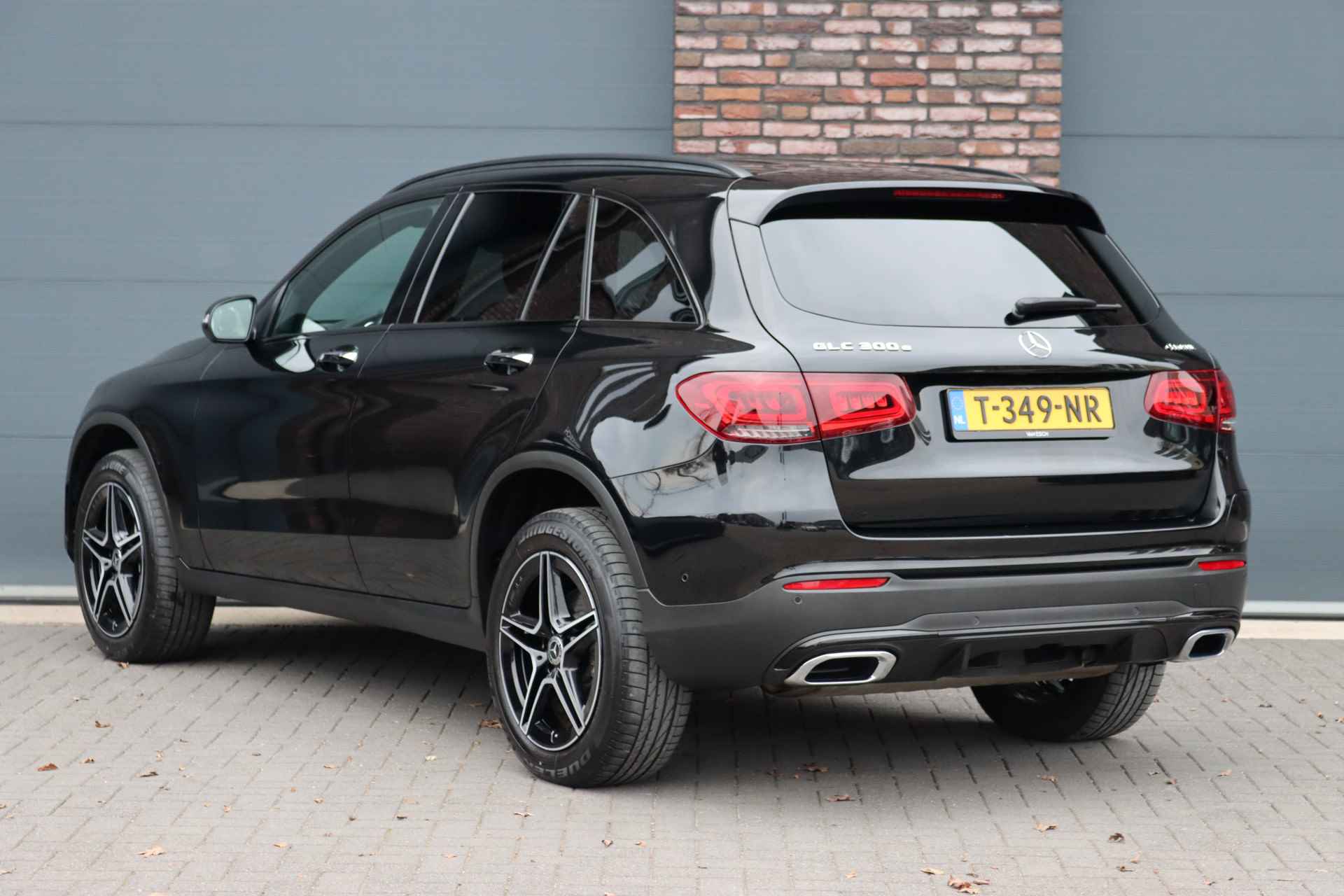 Mercedes-Benz GLC 300e 4MATIC AMG Line Aut9 | Distronic+ | Trekhaak | Keyless Go | Surround Camera | Geluidsisolerend Glas | Apple Carplay/Android Auto | Zitcomfortpakket | Sfeerverlichting | - 6/38