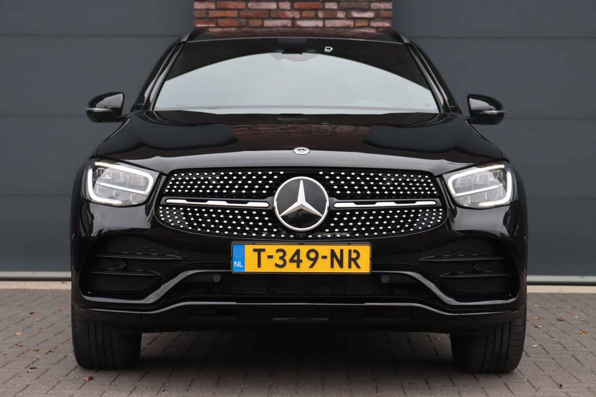 Mercedes-Benz GLC 300e 4MATIC AMG Line Aut9 | Distronic+ | Trekhaak | Keyless Go | Surround Camera | Geluidsisolerend Glas | Apple Carplay/Android Auto | Zitcomfortpakket | Sfeerverlichting | - 14/38