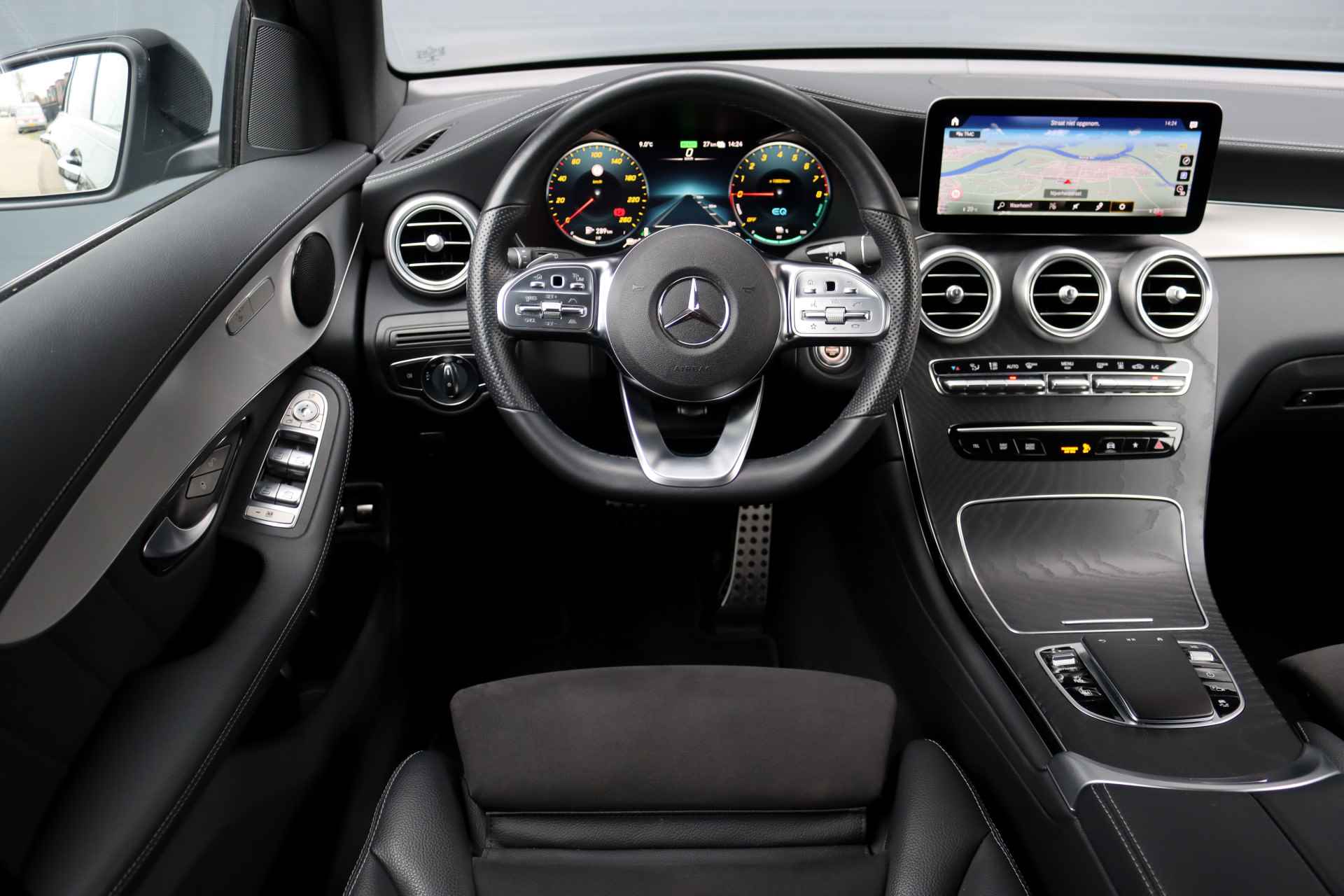 Mercedes-Benz GLC 300e 4MATIC AMG Line Aut9 | Distronic+ | Trekhaak | Keyless Go | Surround Camera | Geluidsisolerend Glas | Apple Carplay/Android Auto | Zitcomfortpakket | Sfeerverlichting | - 30/38