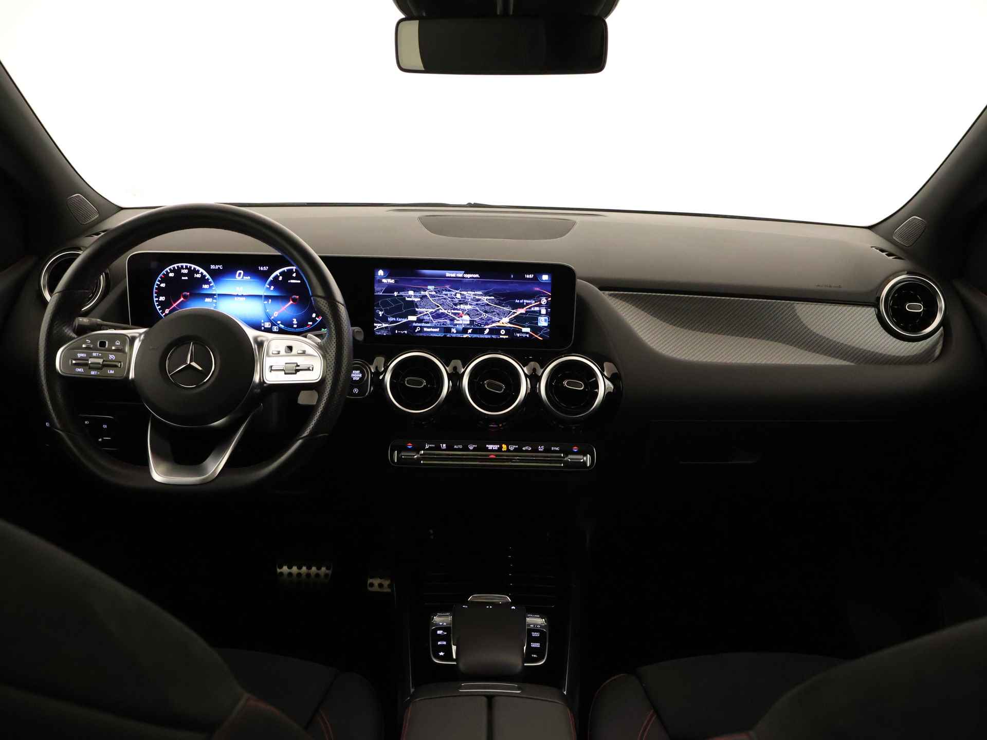 Mercedes-Benz B-Klasse 200 Business Solution AMG | Panoramadak | Stoelverwarming | Augmented reality | CarPlay | Parkeerpakket met camera | Inclusief 24 maanden MB Certified garantie voor Europa. - 6/44