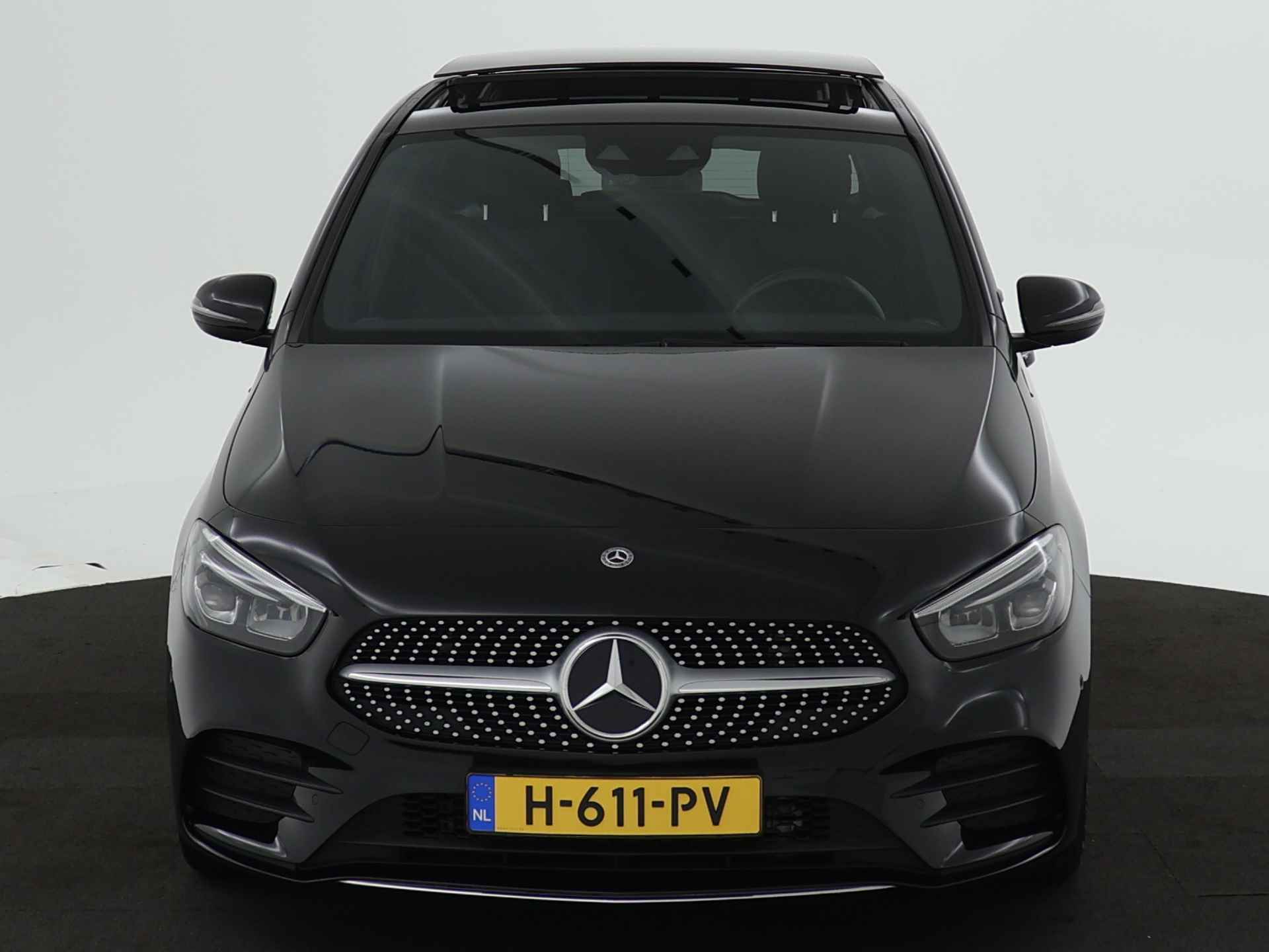 Mercedes-Benz B-Klasse 200 Business Solution AMG | Panoramadak | Stoelverwarming | Augmented reality | CarPlay | Parkeerpakket met camera | Inclusief 24 maanden MB Certified garantie voor Europa. - 28/44