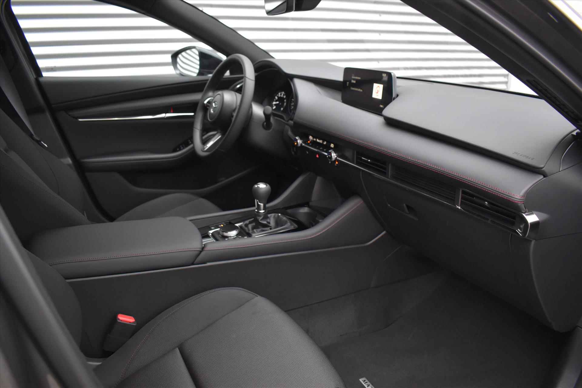 MAZDA 3 Hatchback e-Skyactiv-G 150pk Homura | Model 2024! | Camera | Navigatie | Draadloos Apple Carplay | 18" LMV | *DEMO* - 6/29