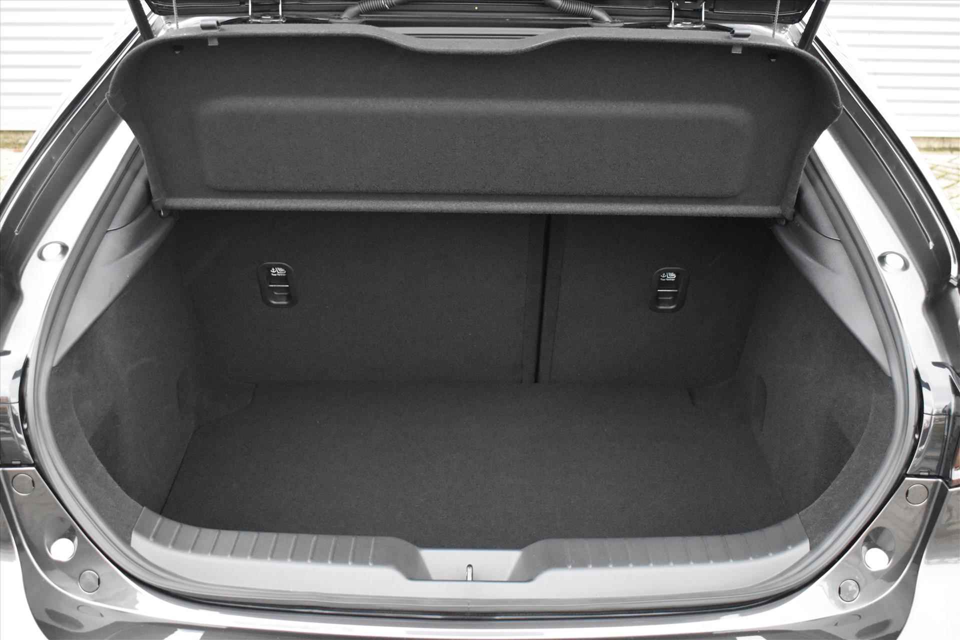MAZDA 3 Hatchback e-Skyactiv-G 150pk Homura | Model 2024! | Camera | Navigatie | Draadloos Apple Carplay | 18" LMV | *DEMO* - 11/29
