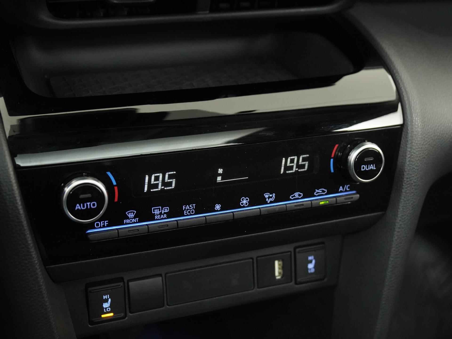 Toyota Yaris Cross 1.5 Hybrid Adventure | Panoramadak | Camera | Carplay | Adapt cruise |  Zondag Open! - 10/39
