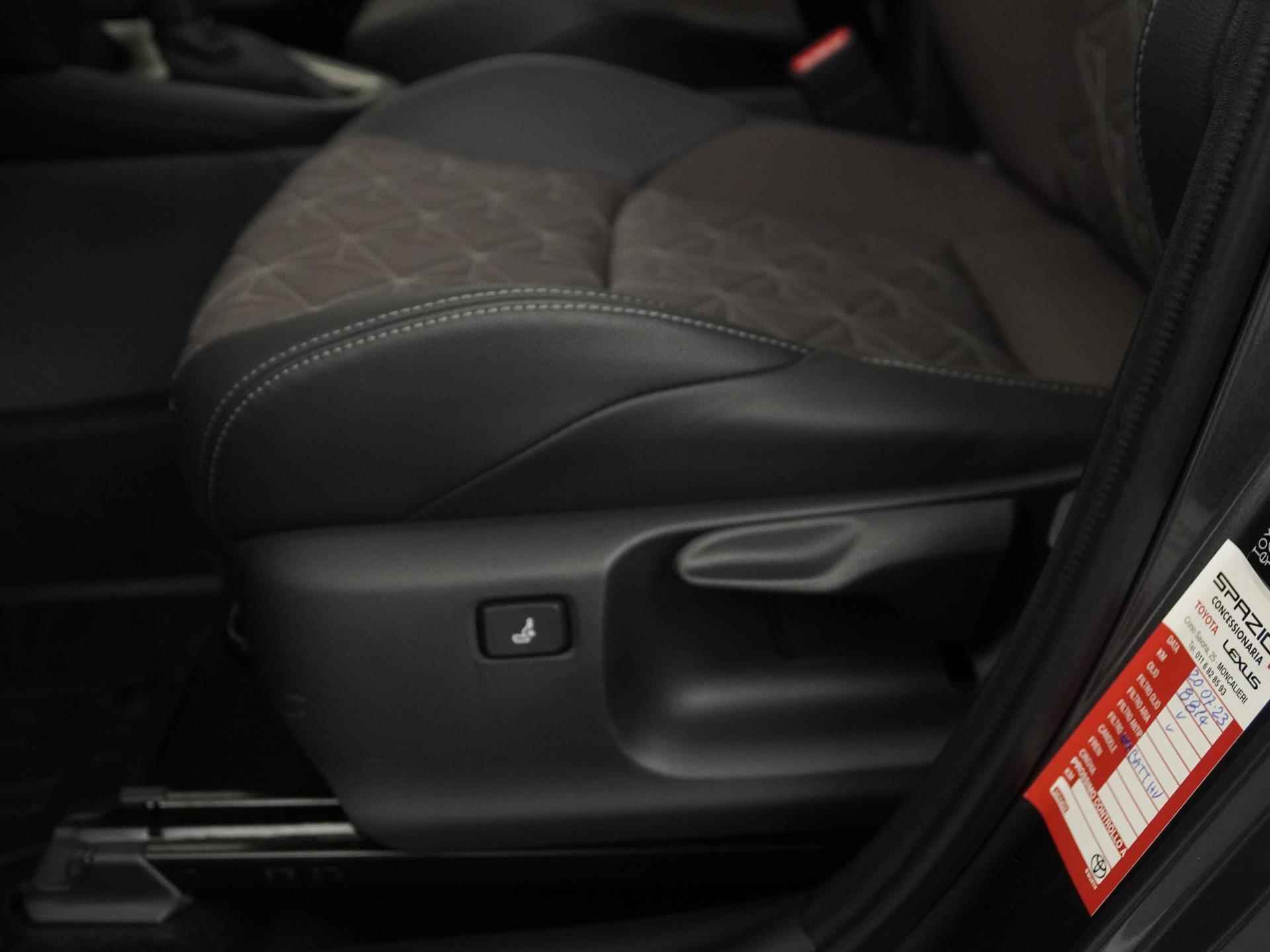 Toyota Yaris Cross 1.5 Hybrid Adventure | Panoramadak | Camera | Carplay | Adapt cruise |  Zondag Open! - 28/39