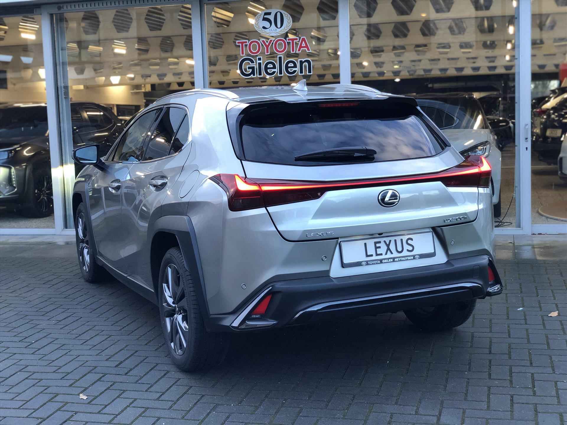 Lexus Ux 300h 199pk F Sport Design | Nieuw model, Groot scherm, Dodehoekherkenning, Parkeersensoren, Stoel + Stuurverwarming, 18inch - 13/41