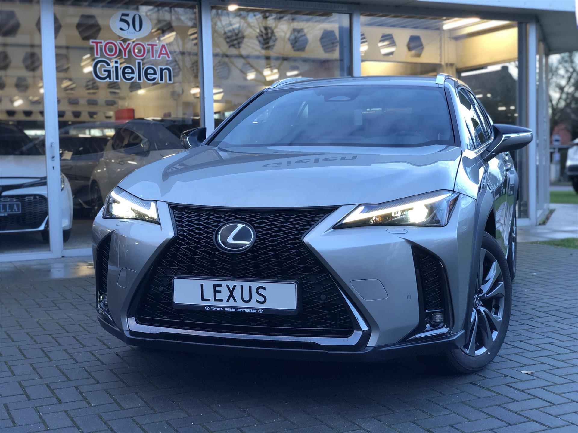 Lexus Ux 300h 199pk F Sport Design | Nieuw model, Groot scherm, Dodehoekherkenning, Parkeersensoren, Stoel + Stuurverwarming, 18inch - 40/41