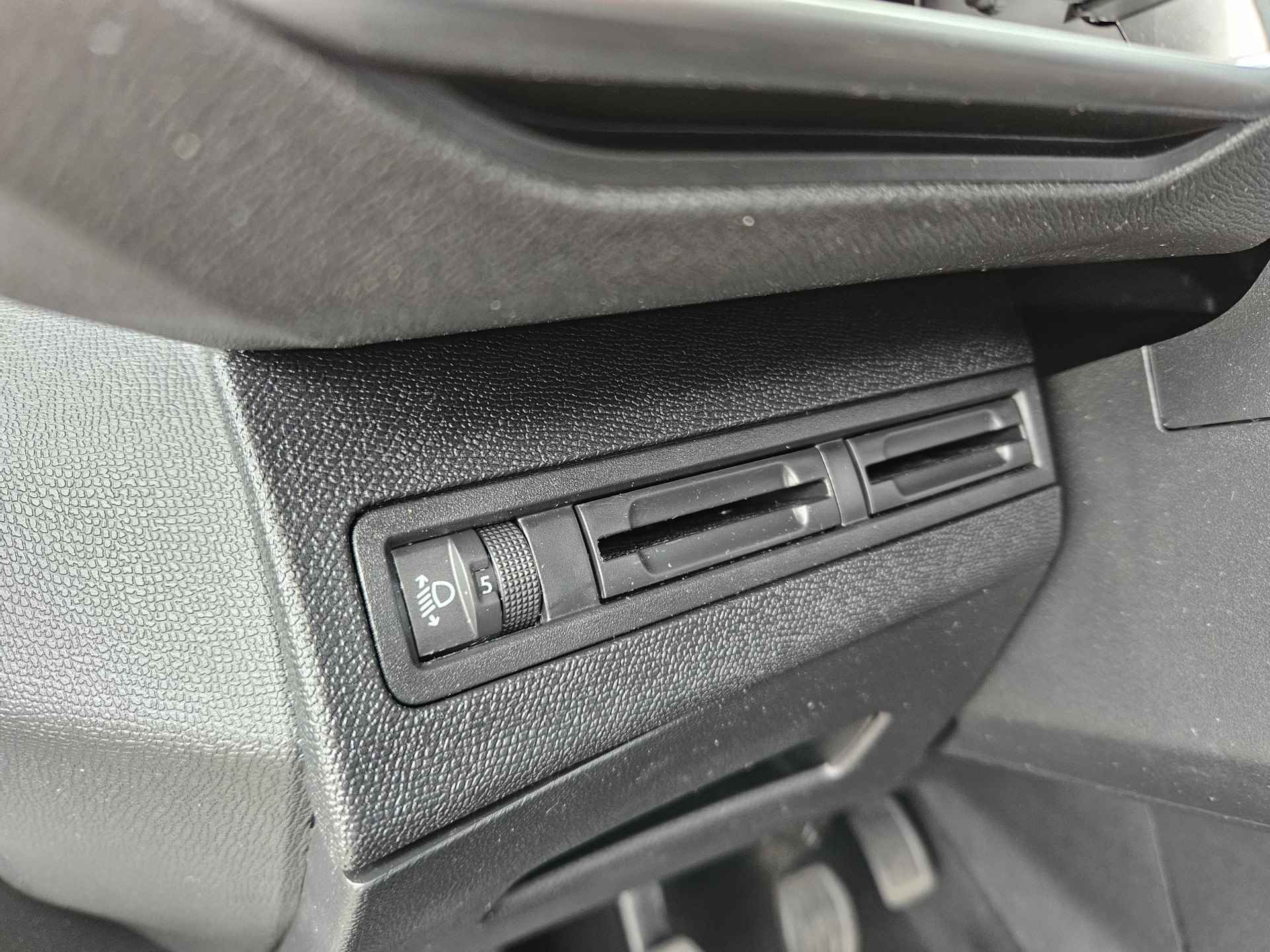 Peugeot 5008 1.2 PureTech Allure 7-Zits | Trekhaak | Navigatie | Camera | Apple Carplay en Android Auto | Keyless Entry en Start - 32/42