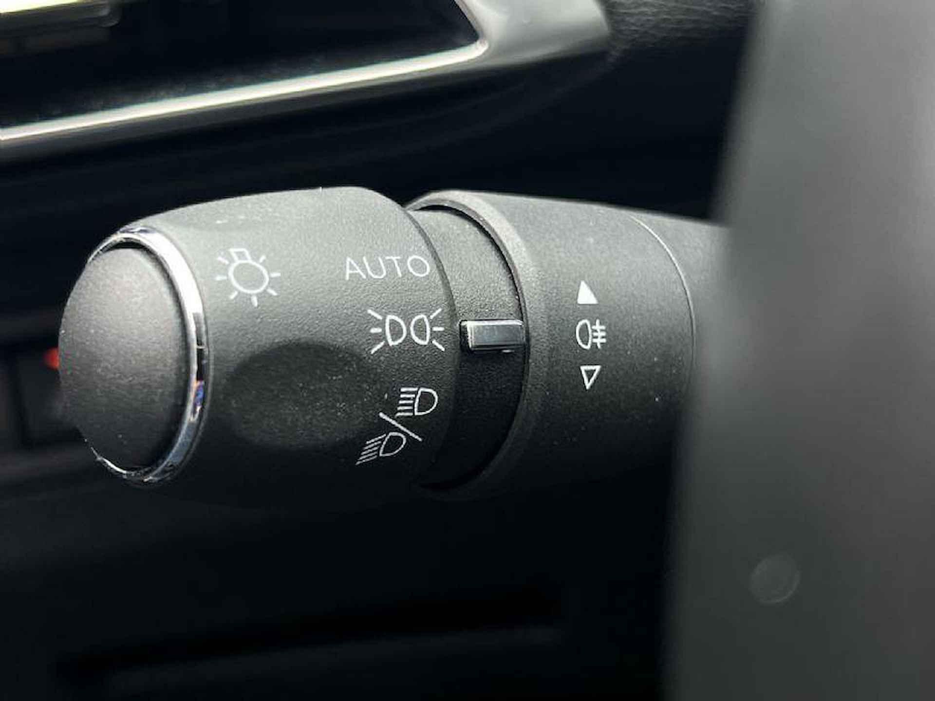 Peugeot 3008 1.6 HYbrid 225 Allure Automaat PHEV | Adaptive Cruise | Parkeercamera | Dodehoekdetectie | Navigatie | - 9/33