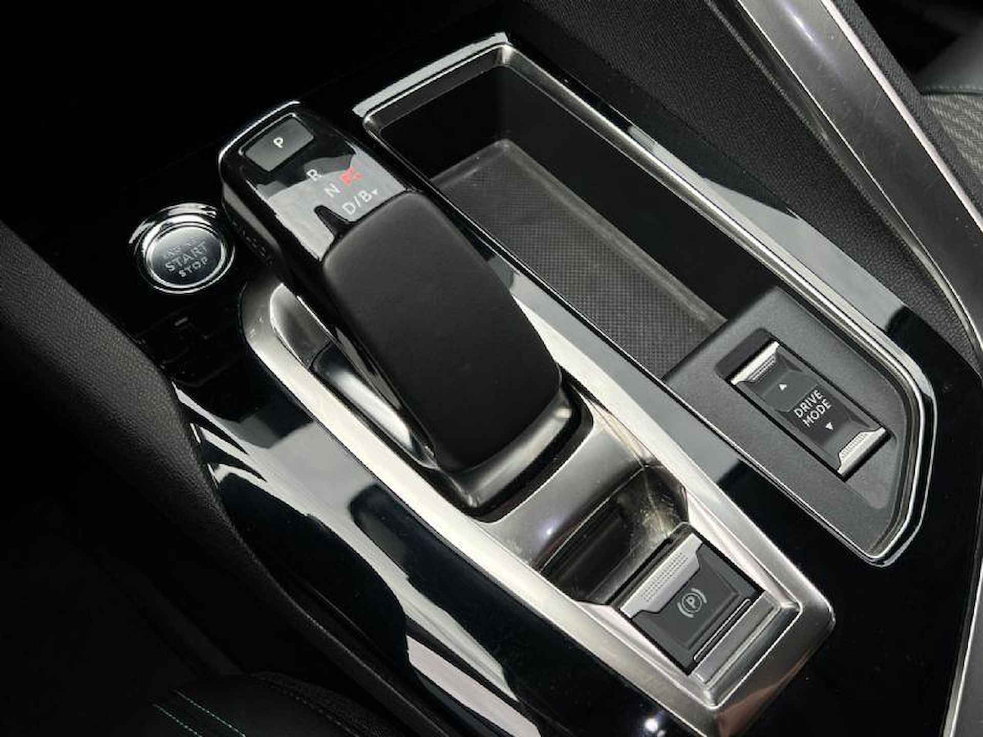Peugeot 3008 1.6 HYbrid 225 Allure Automaat PHEV | Adaptive Cruise | Parkeercamera | Dodehoekdetectie | Navigatie | - 18/33