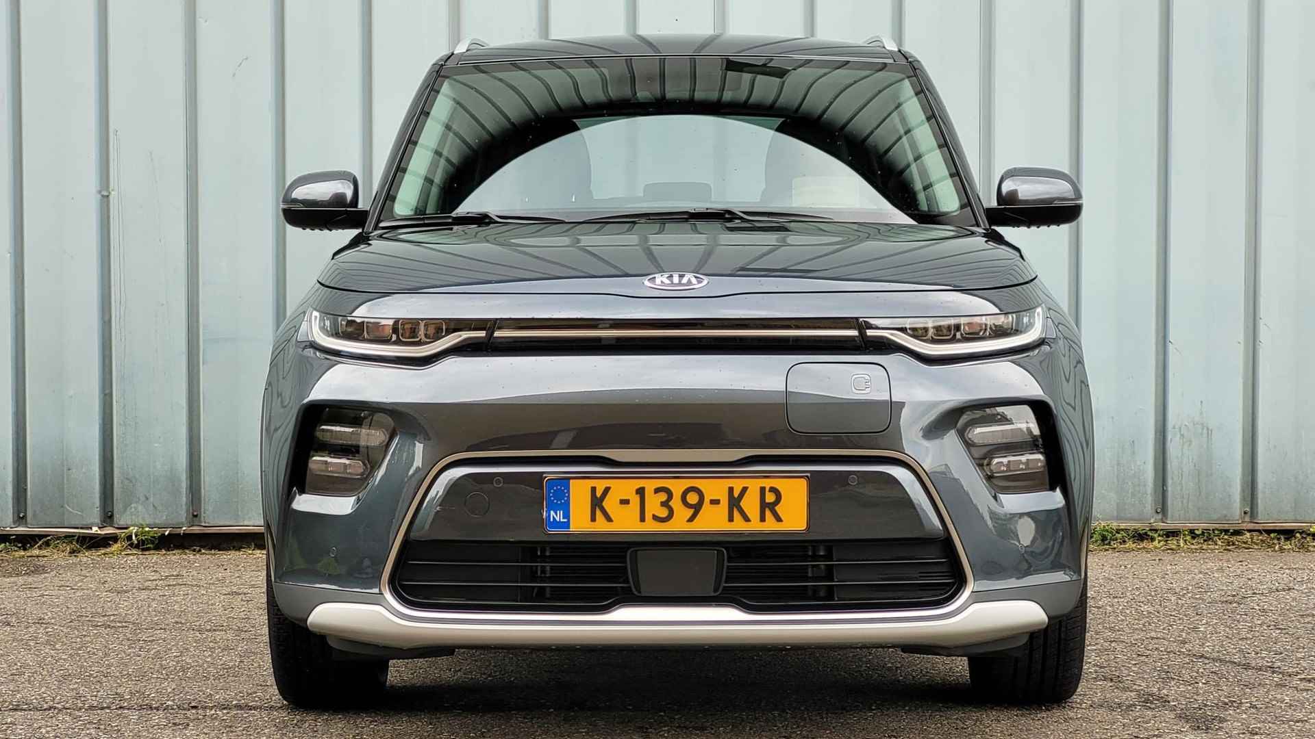 Kia e-Soul ExecutiveLine 64 kWh 1e Eigenaar | Dealer onderhouden |  Navi | Nu 2000,- Subsidie | Climate & (adaptieve) cruise control | Camera | DAB radio | Leder interieur | Metallic lak | Fabrieksgarantie t/m 30-12-2027 | NAP | BTW auto l Lage bijtelling - 4/41