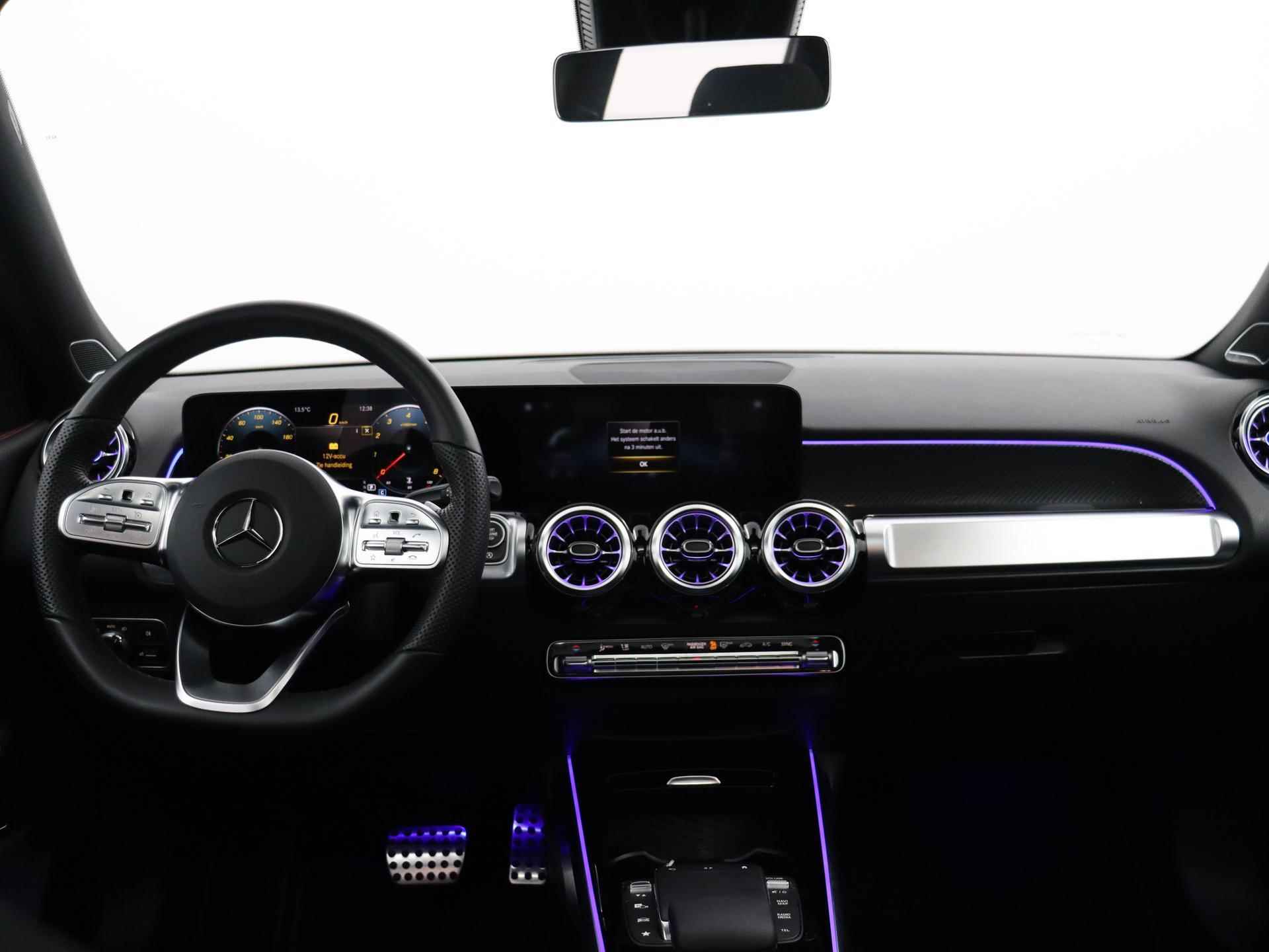 Mercedes-Benz GLB 180 AMG | Panoramadak | Nightpakket | Nightpakket | Panoramadak | Achteruitrijcamera | Stoelverwarming | Sfeerverlichting | Dodehoekassistent | Apple & Android Carplay | Showmodel SALE - 21/29