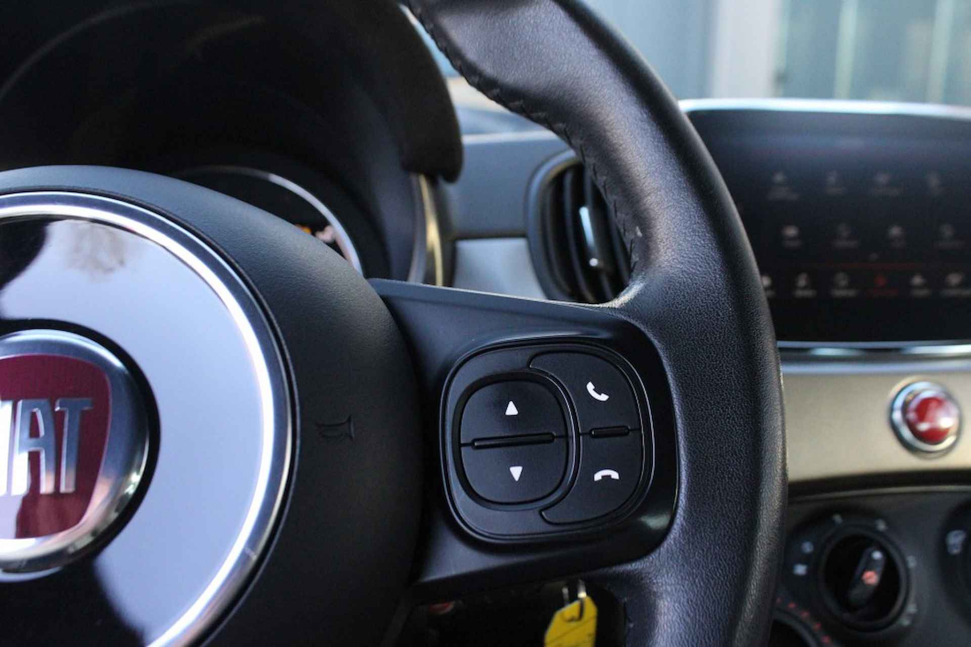 FIAT 500 1.2 S Apple Carplay sportstoelen Cruise control navigatie. - 24/45
