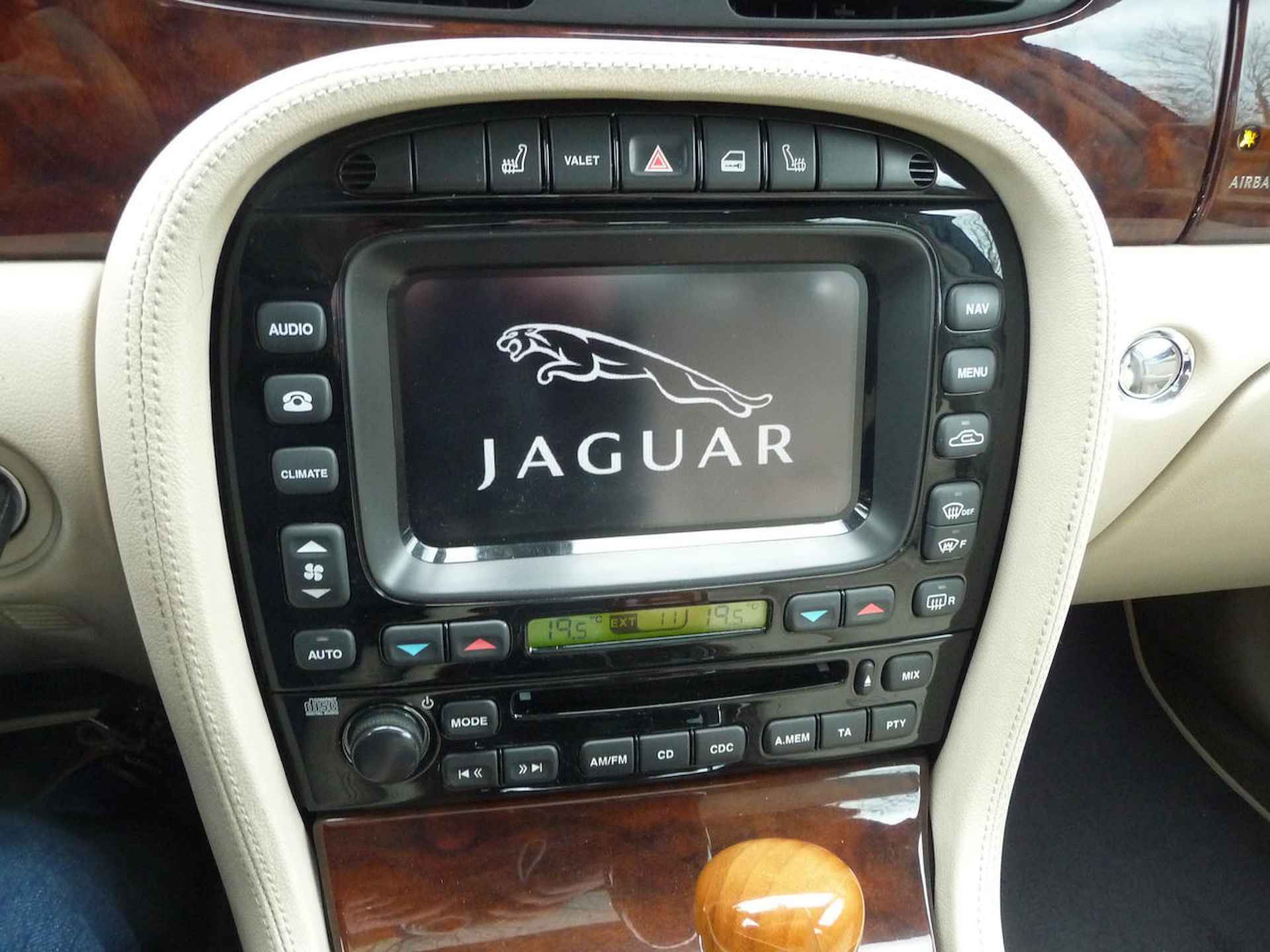 Jaguar XJ-8 4.2 EXECUTIVE - 15/38