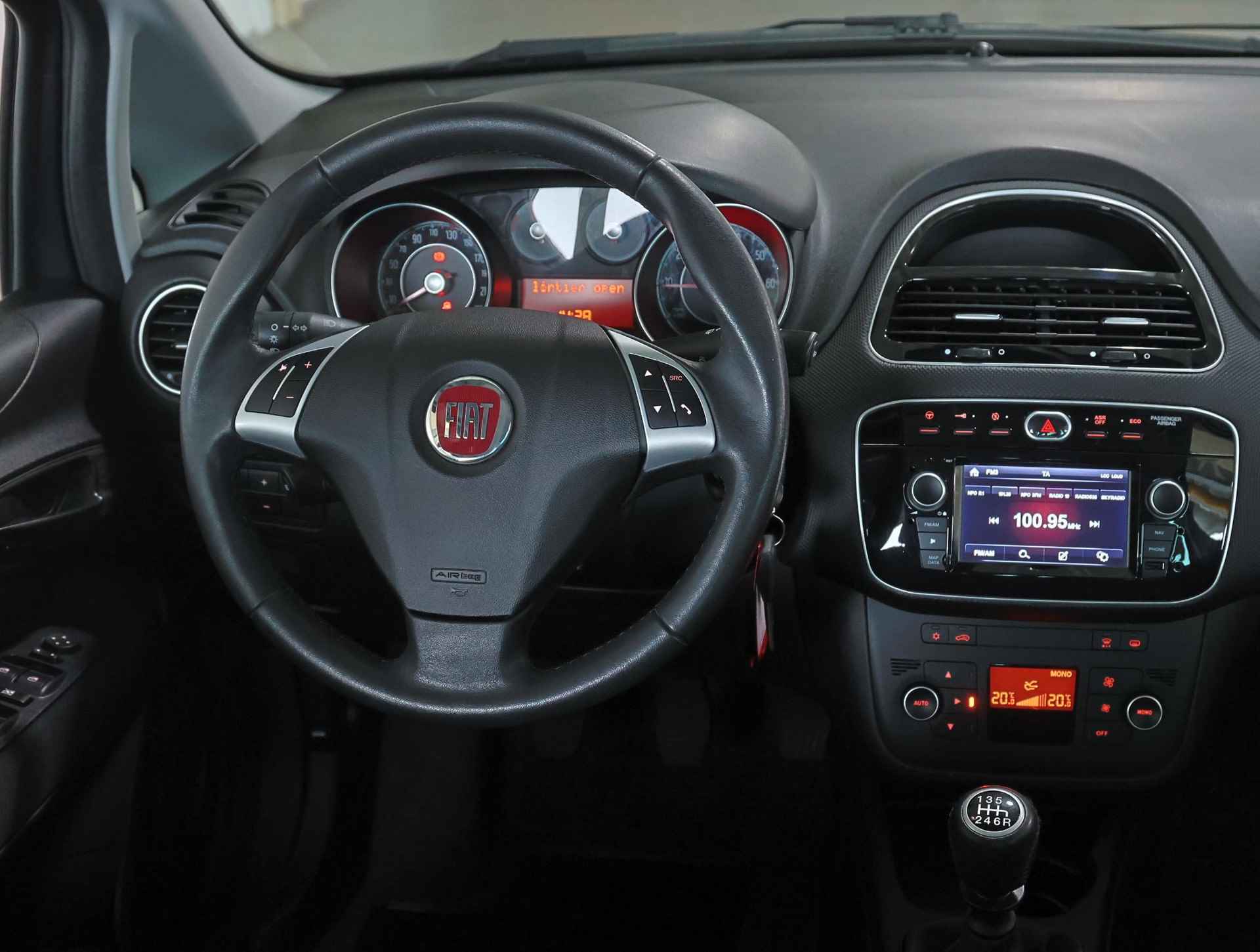 Fiat Punto Evo 0.9 TwinAir Sempre | Climate | Navigatie | Armsteun | 16"LMV | Bluetooth | - 7/34