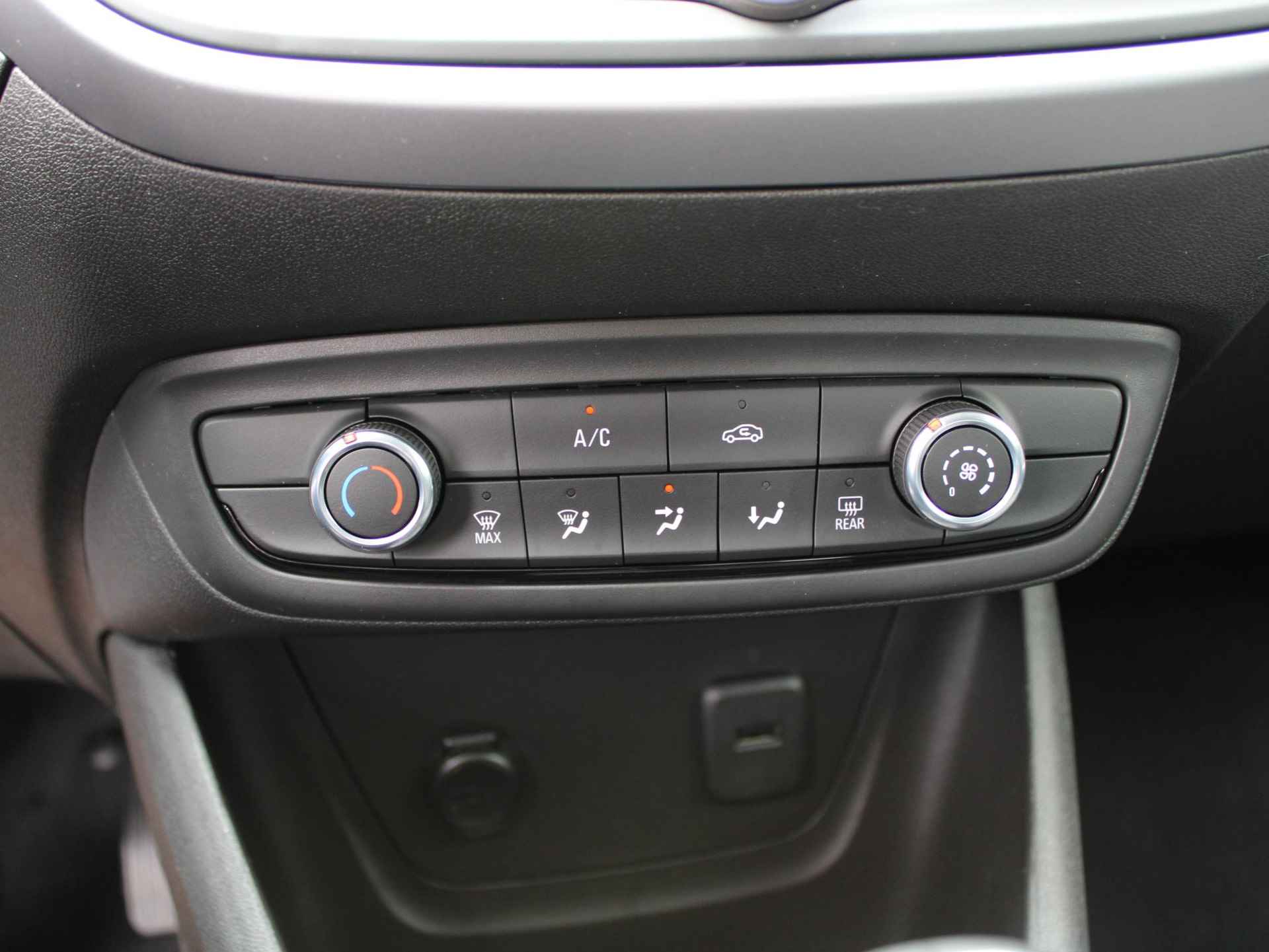 Opel Crossland 1.2 Turbo Edition | Apple Carplay / Camera / Airco - 16/24