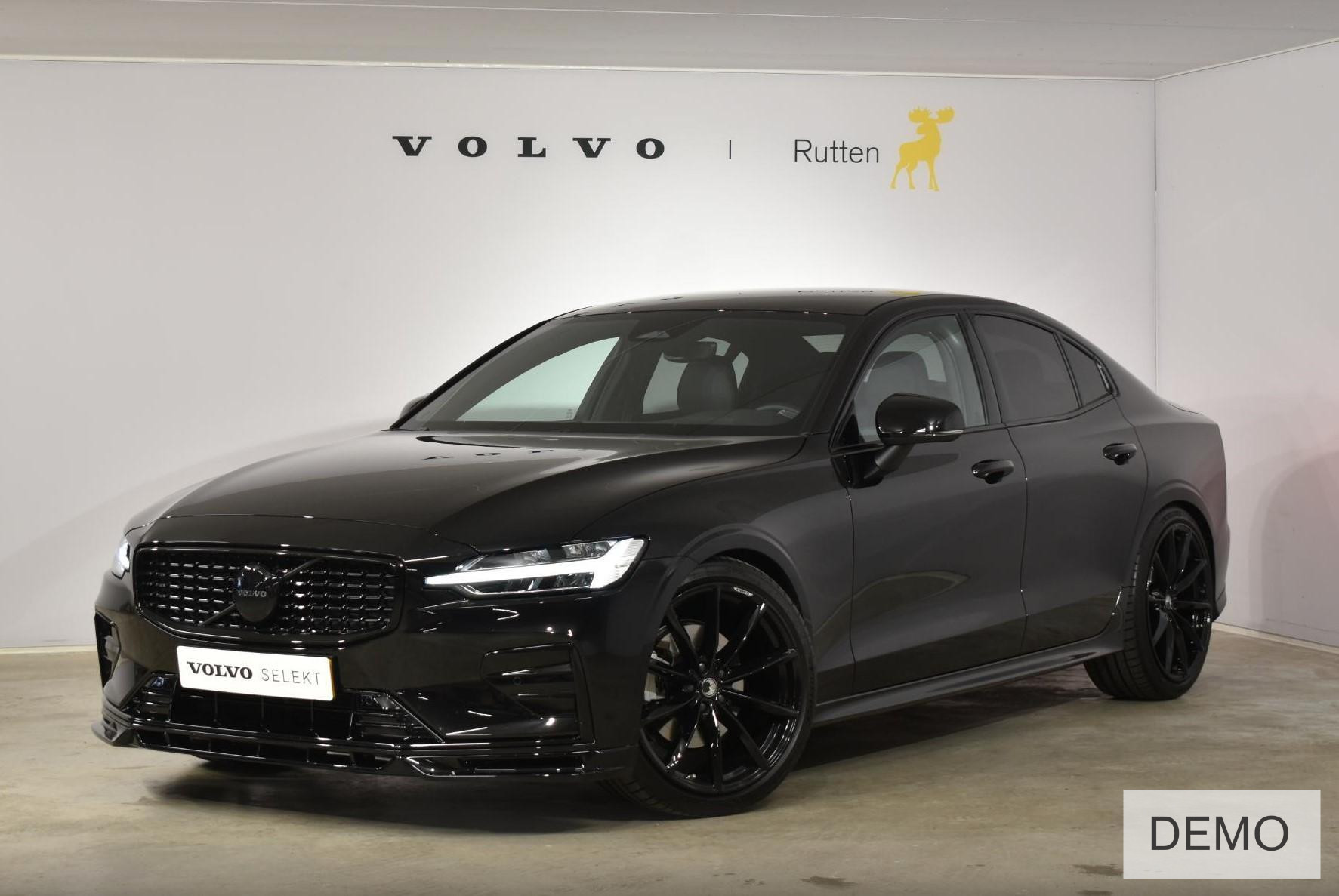 Volvo S60 B4 211PK Automaat Plus Dark / Heico uitgevoerd!!! / Alloy Wheel VOLUTION 20'' velgen / Heico voorspoiler / Heico Verlaagd 30 mm / Black Edition Pack / Styling Pack / Driver Assist / UNIEK!!!