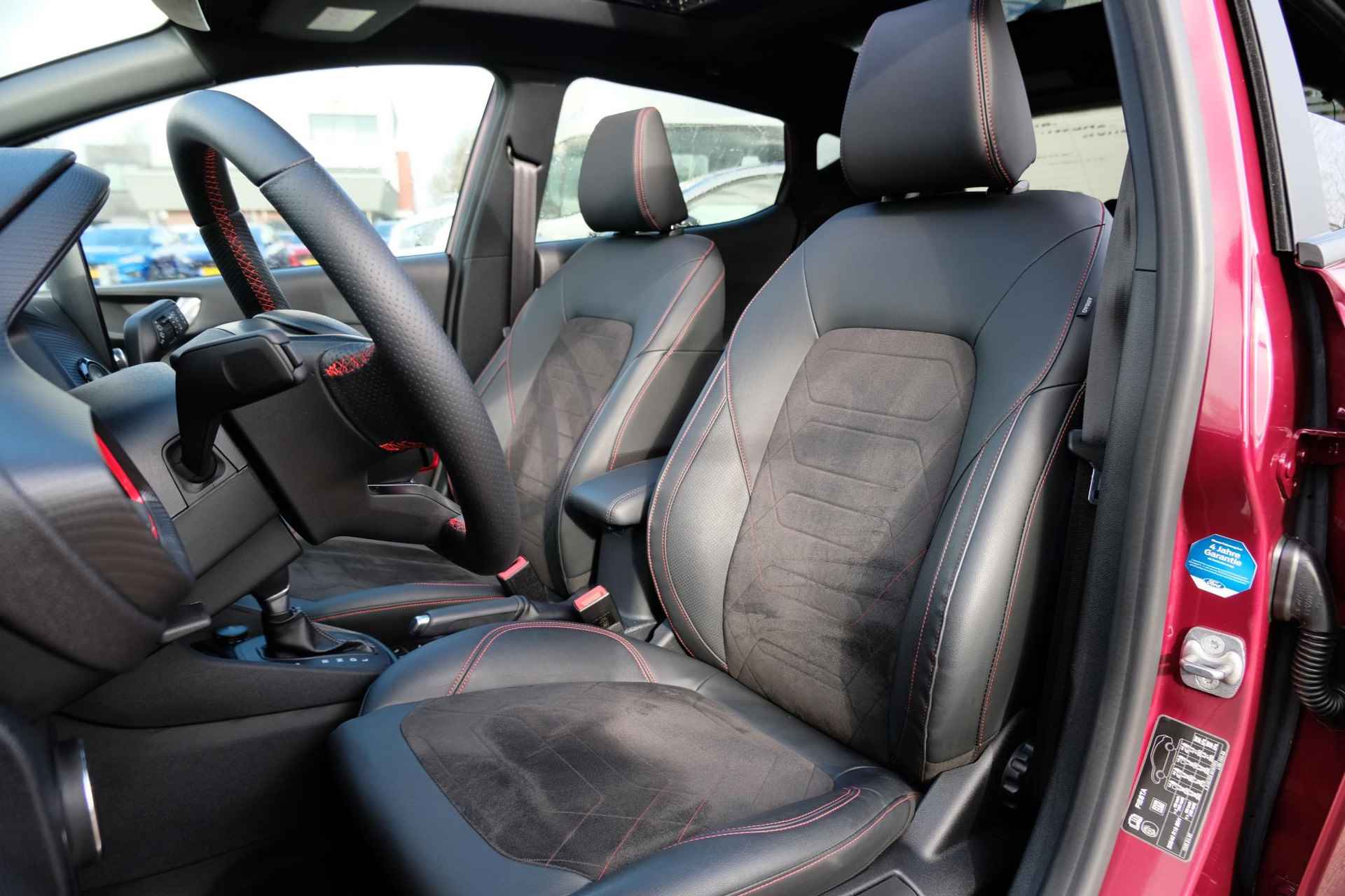 Ford Fiesta 1.0 EcoBoost Hybride ST-Line X Vignale 125 PK | Trekhaak Afneembaar | Panorama dak | Adaptive Cruise | Winterpack | Draadloos Laden | 18 inch | B&O Audio | Virtual Cockpit - 12/45