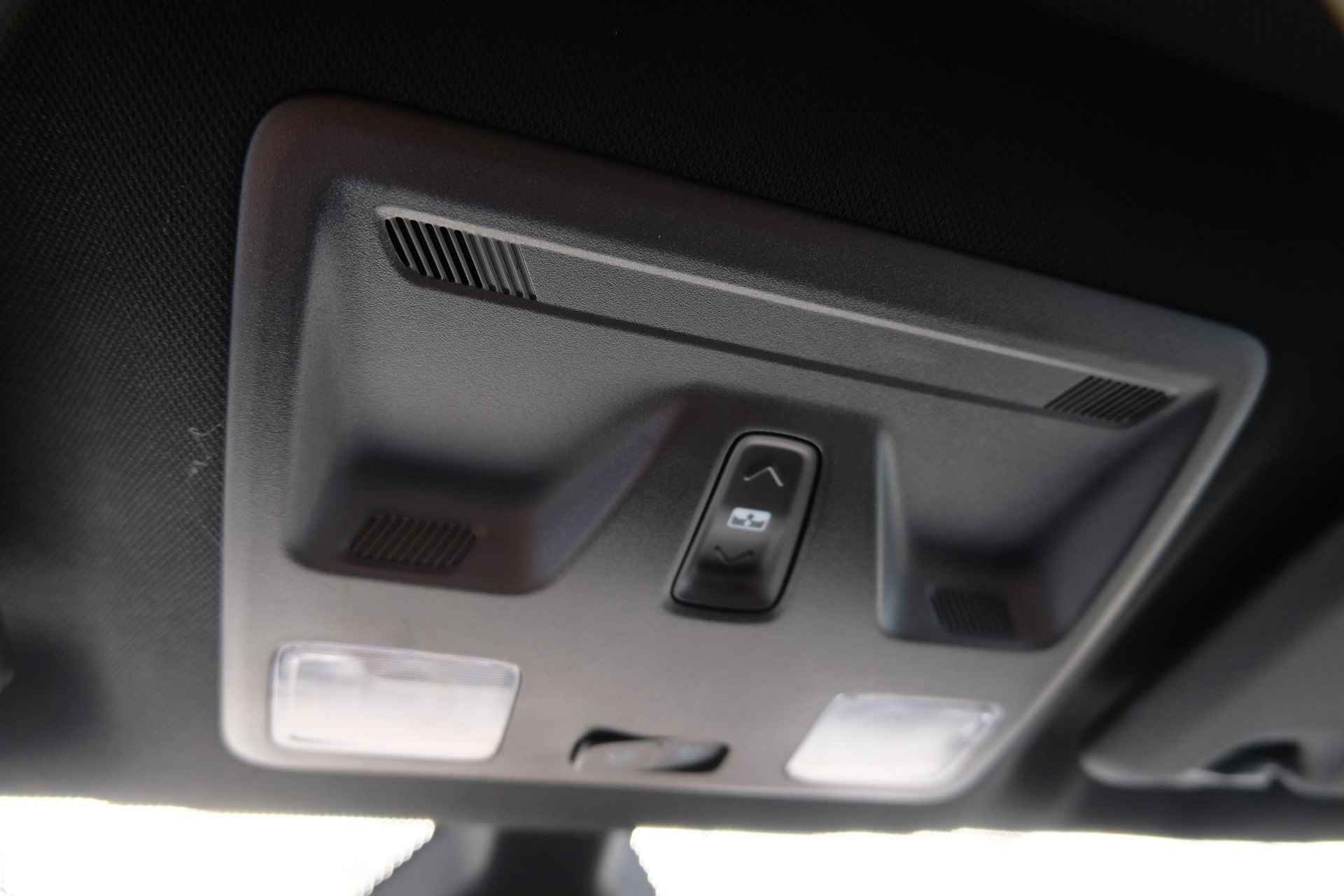 Ford Fiesta 1.0 EcoBoost Hybride ST-Line X Vignale 125 PK | Trekhaak Afneembaar | Panorama dak | Adaptive Cruise | Winterpack | Draadloos Laden | 18 inch | B&O Audio | Virtual Cockpit - 13/45