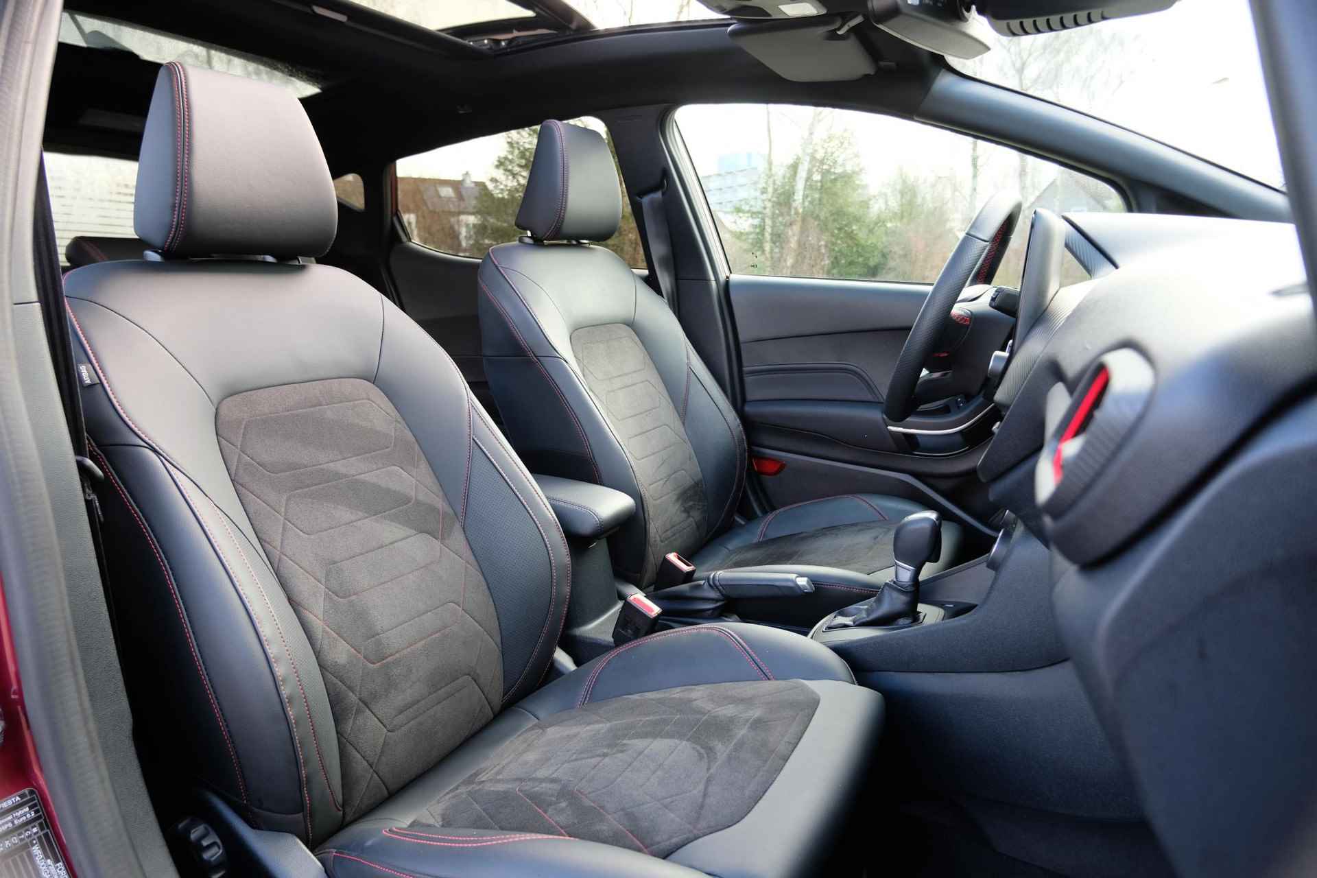 Ford Fiesta 1.0 EcoBoost Hybride ST-Line X Vignale 125 PK | Trekhaak Afneembaar | Panorama dak | Adaptive Cruise | Winterpack | Draadloos Laden | 18 inch | B&O Audio | Virtual Cockpit - 21/45