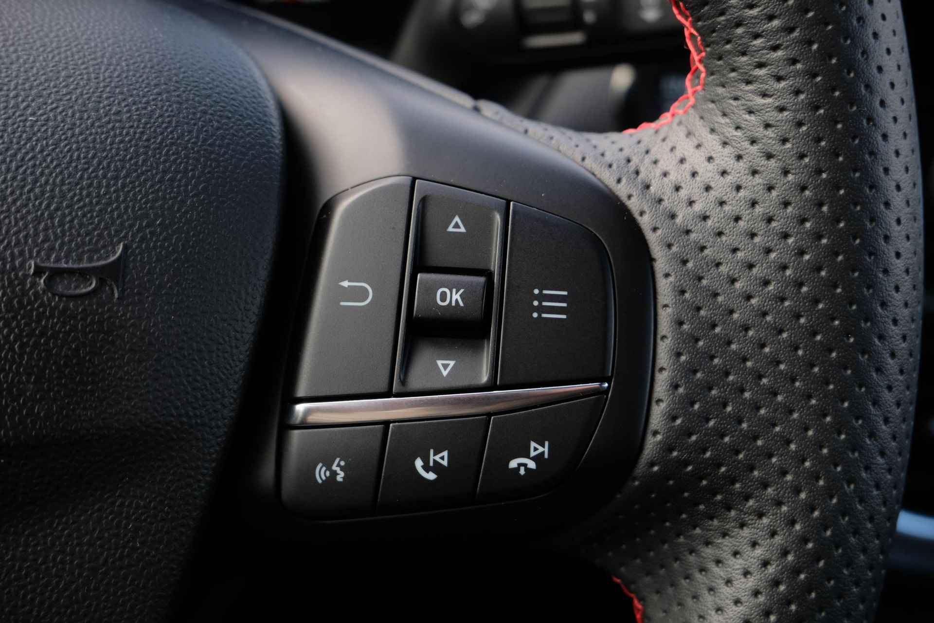 Ford Fiesta 1.0 EcoBoost Hybride ST-Line X Vignale 125 PK | Trekhaak Afneembaar | Panorama dak | Adaptive Cruise | Winterpack | Draadloos Laden | 18 inch | B&O Audio | Virtual Cockpit - 38/45