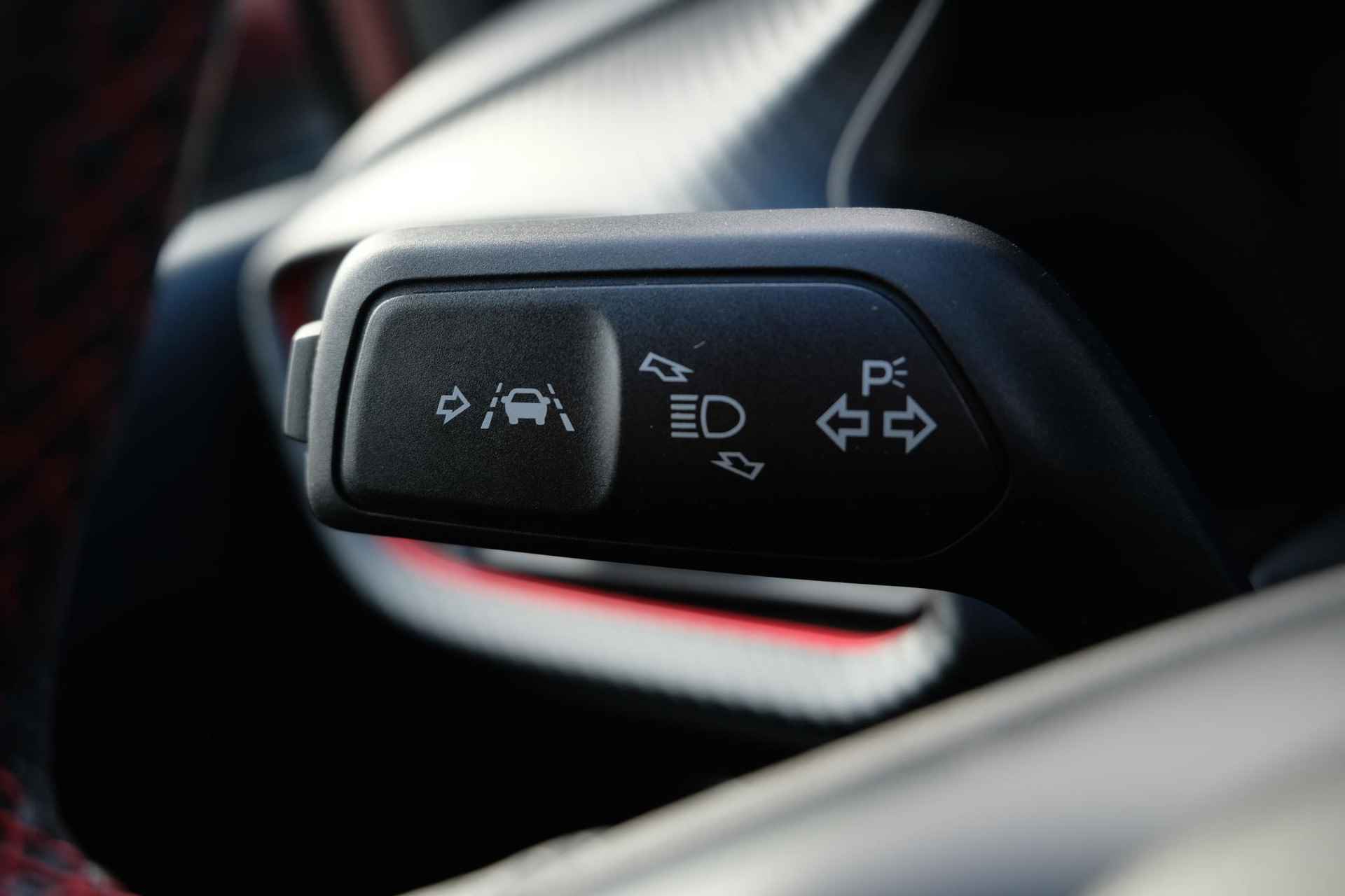 Ford Fiesta 1.0 EcoBoost Hybride ST-Line X Vignale 125 PK | Trekhaak Afneembaar | Panorama dak | Adaptive Cruise | Winterpack | Draadloos Laden | 18 inch | B&O Audio | Virtual Cockpit - 39/45