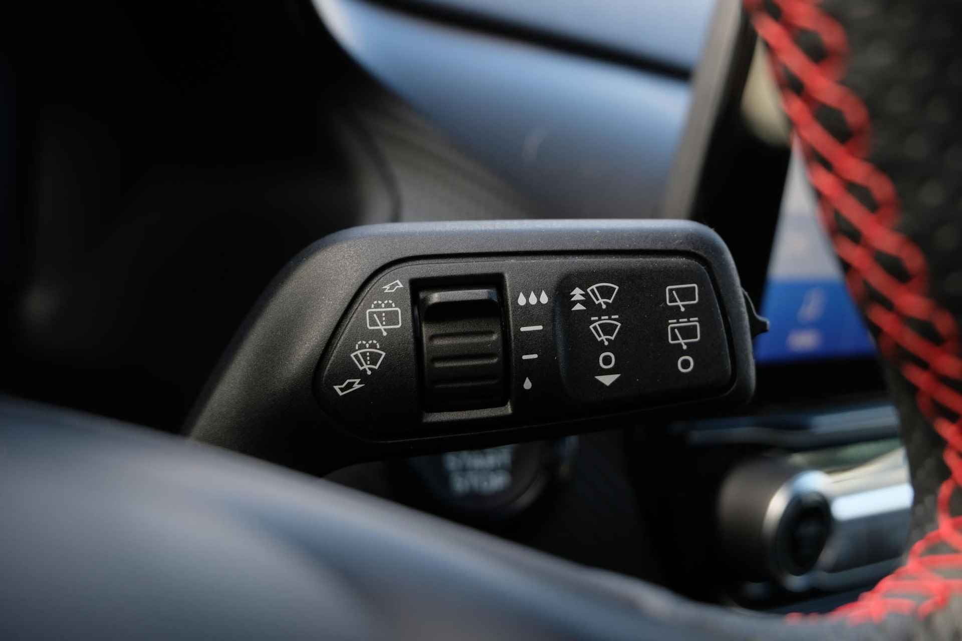Ford Fiesta 1.0 EcoBoost Hybride ST-Line X Vignale 125 PK | Trekhaak Afneembaar | Panorama dak | Adaptive Cruise | Winterpack | Draadloos Laden | 18 inch | B&O Audio | Virtual Cockpit - 40/45