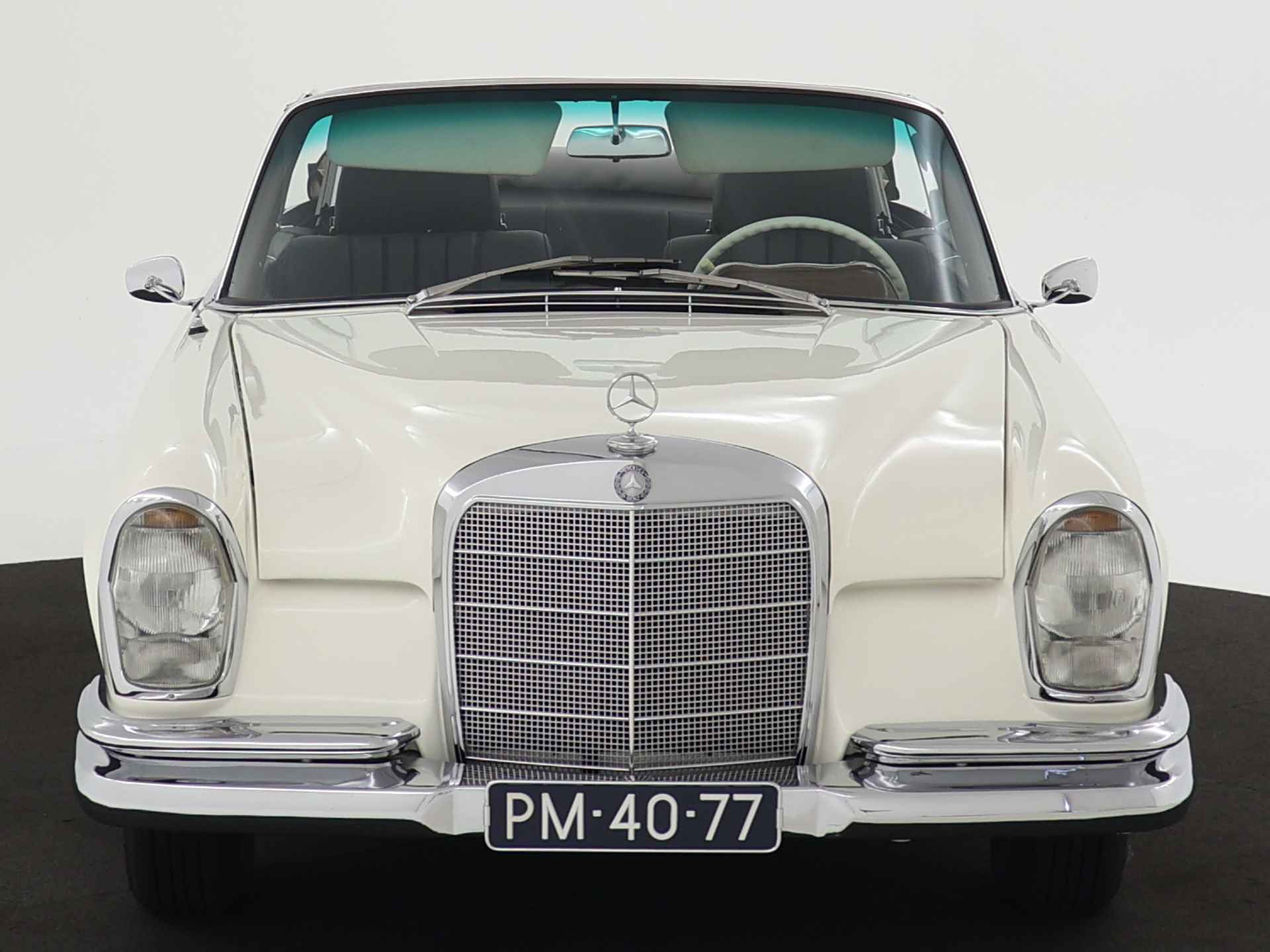 Mercedes-Benz 200-serie 220 SE e - 22/49