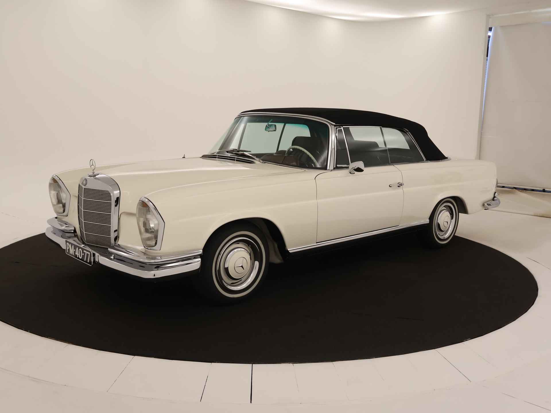 Mercedes-Benz 200-serie 220 SE e - 37/49