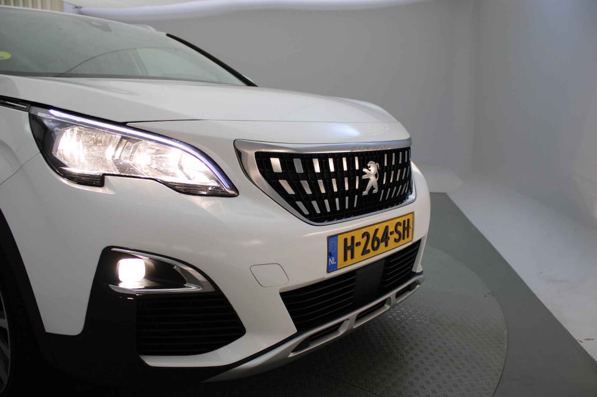 PEUGEOT 5008 1.5 BLueHDI Premium 7 Persoons - Carplay, Clima - 28/32