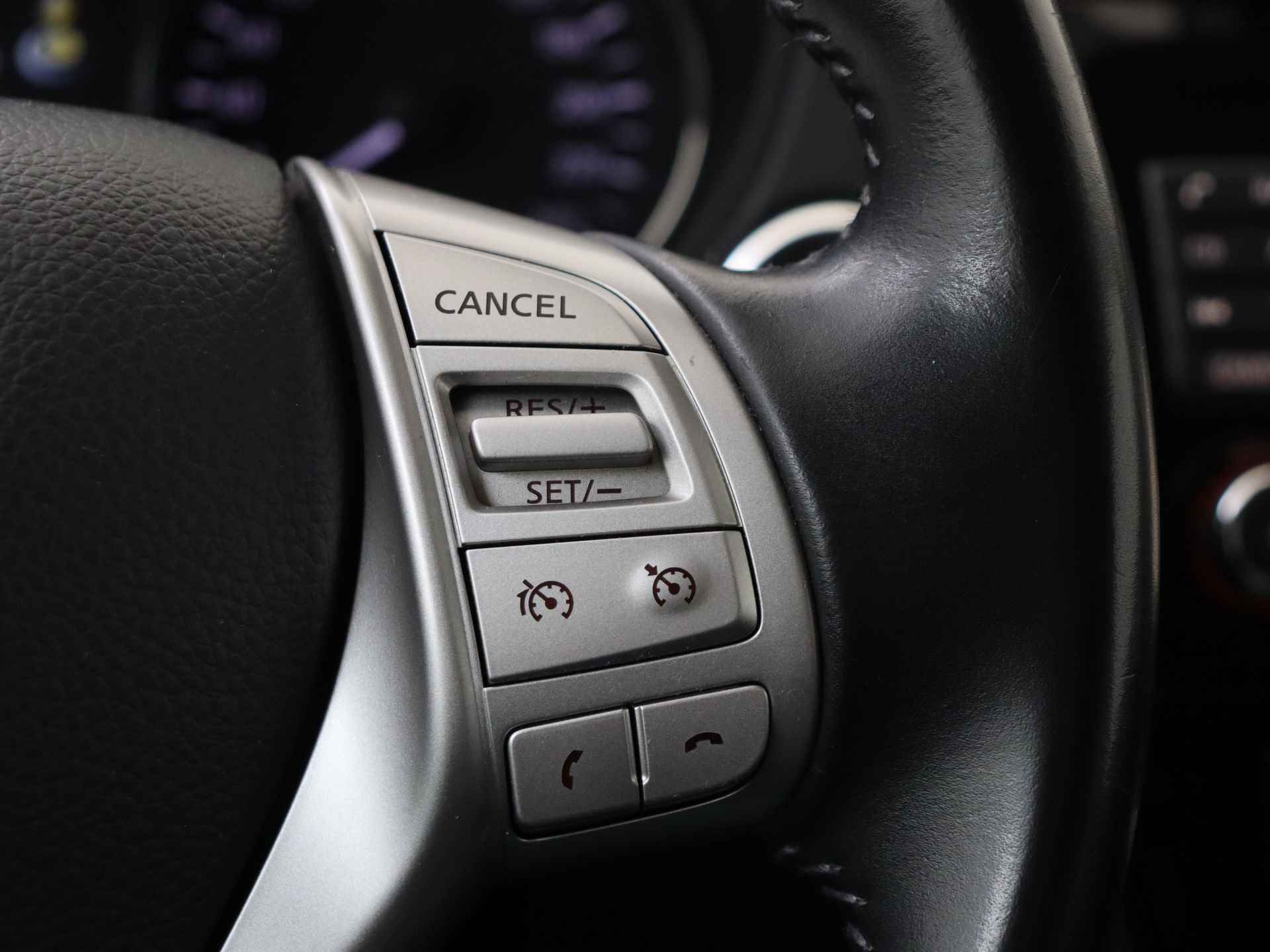 Nissan QASHQAI 1.2 DIG-T N-Connecta 115 pk | Navigatie | Climate Control | Stoelverwarming - 21/33