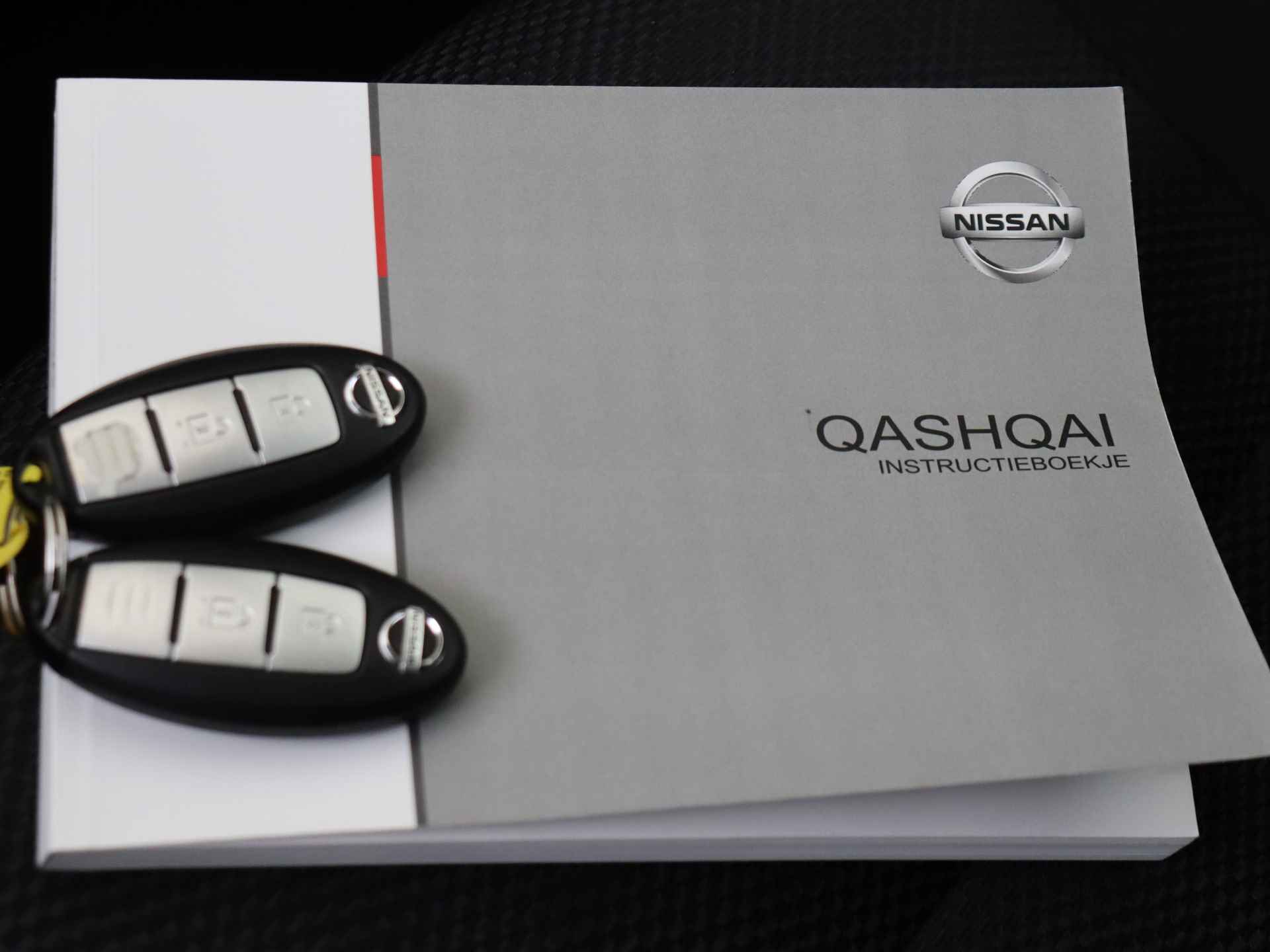 Nissan QASHQAI 1.2 DIG-T N-Connecta 115 pk | Navigatie | Climate Control | Stoelverwarming - 22/33