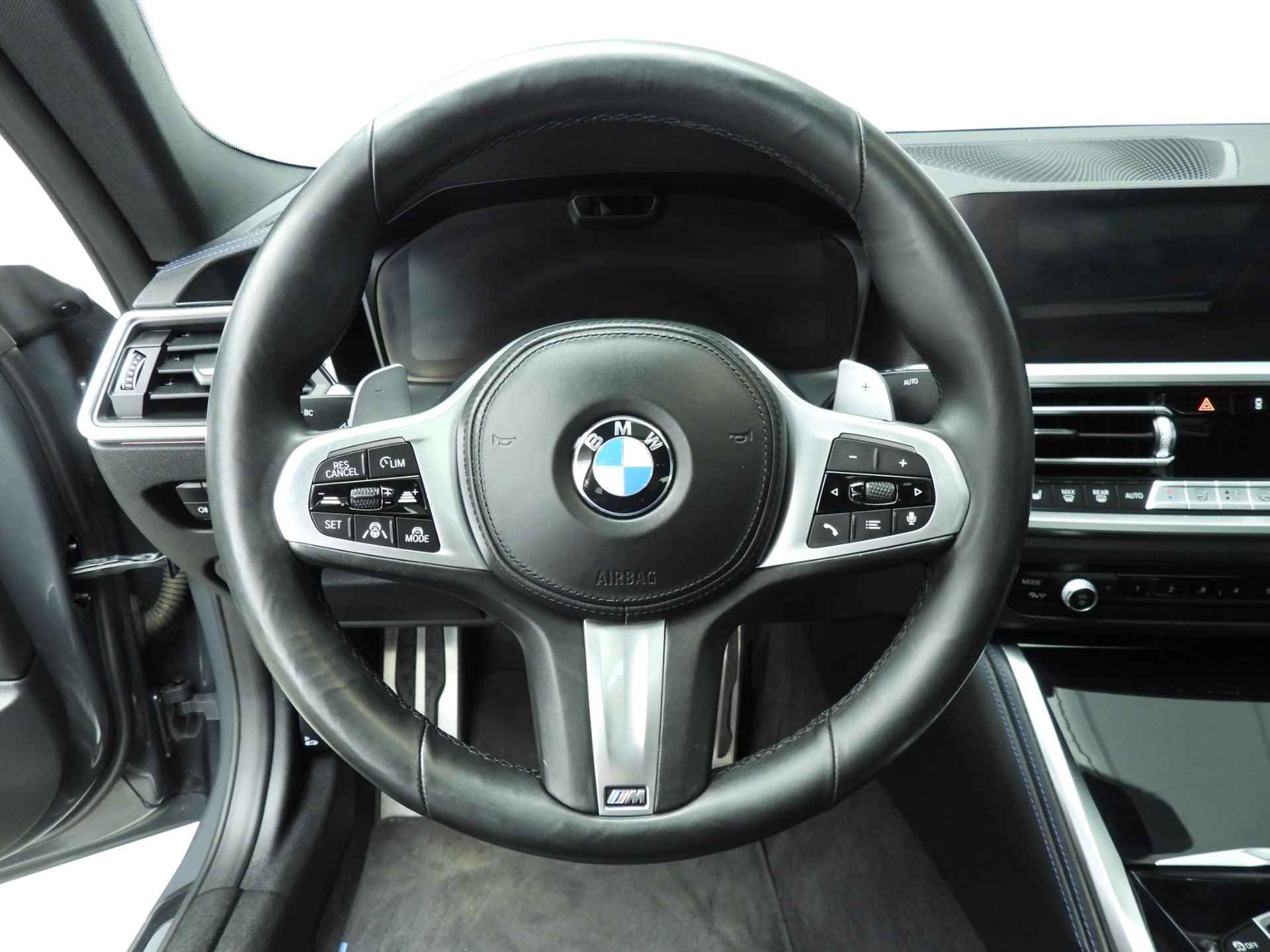 BMW 4 Serie Coupe M440i xDrive | M-Sportpakket | Laserlicht | Leder | HUD | Schuifdak | Elektr. zetels | Keyles go | DAB | Harman-kardon sound | Alu 19 inch - 11/42