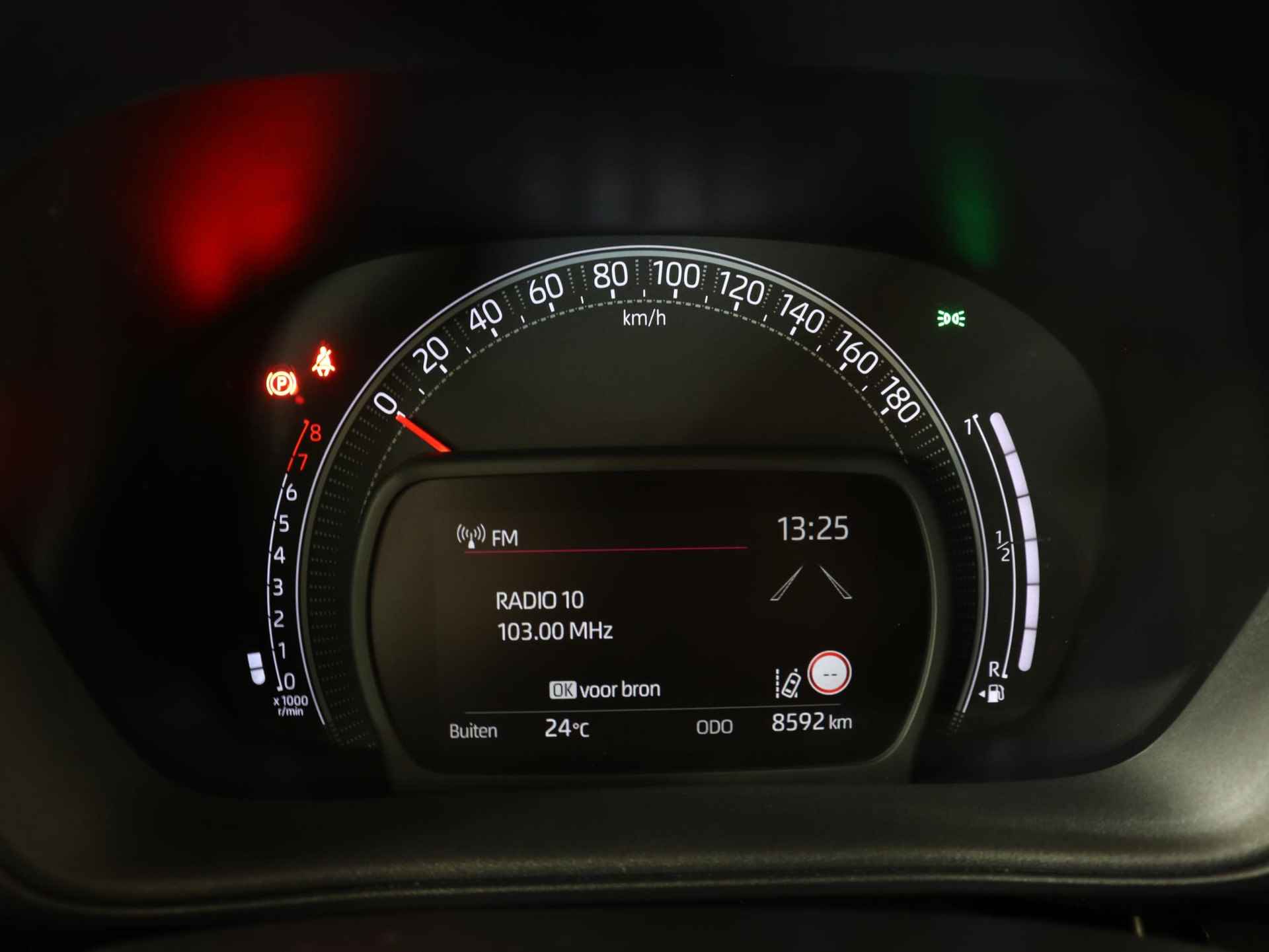 Toyota Aygo X 1.0 VVT-i MT envy, JBL, Apple carplay, Android auto !! - 17/31
