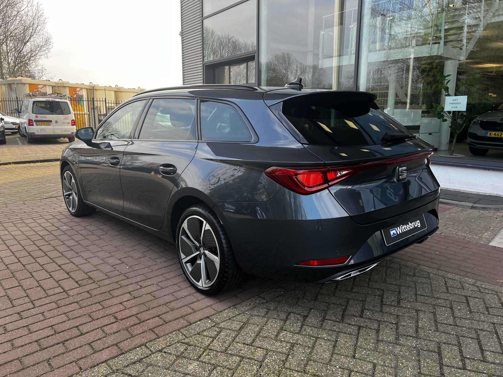 SEAT Leon Sportstourer 1.4 TSI eHybrid PHEV 204pk DSG FR / Panoramadak / Memory seat / Full Led / Achteruitrijcamera / Draadloze Lader / Elek. Achterklep - 11/34