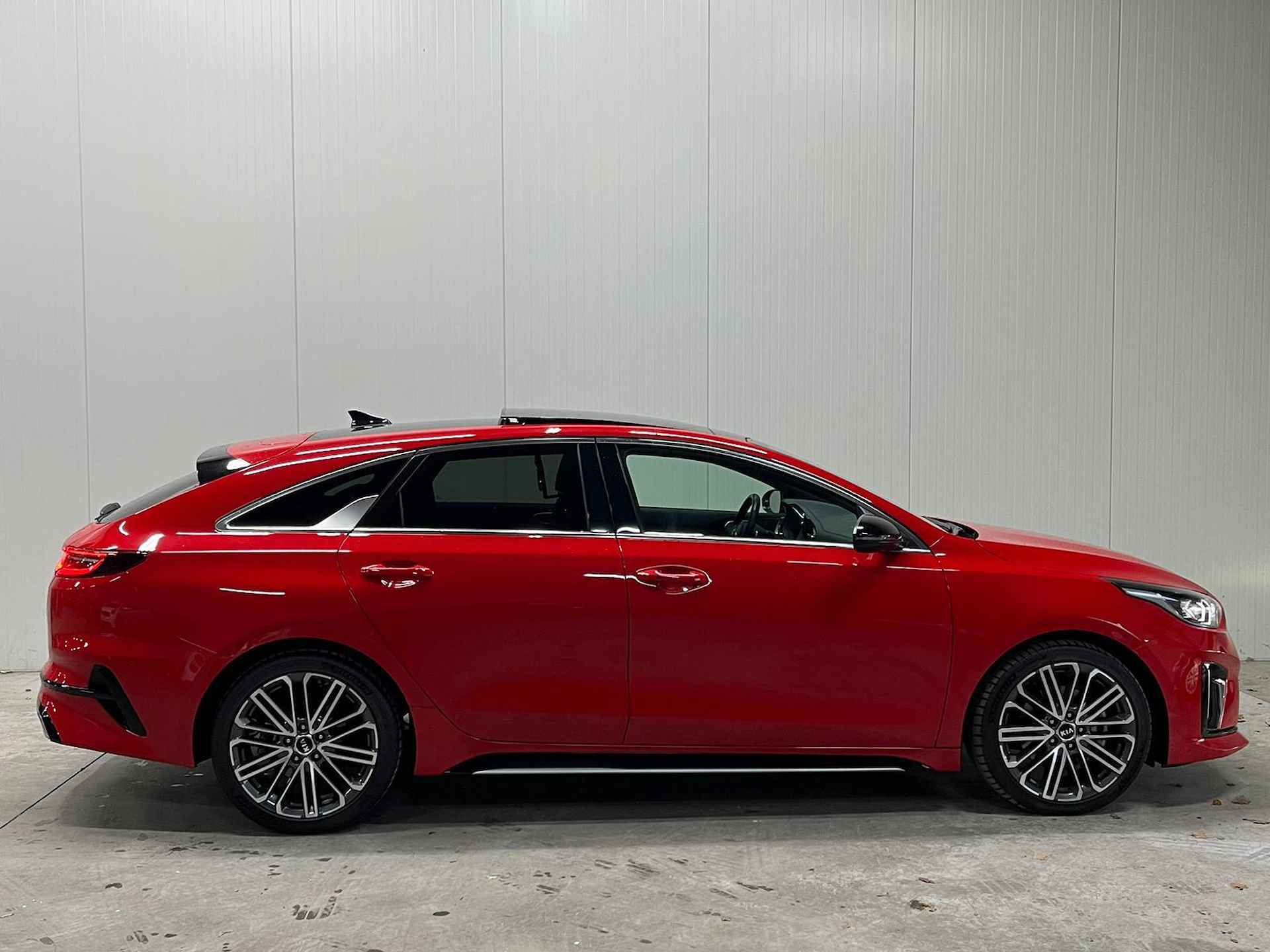 Kia ProCeed 1.4 T-GDI GT-PlusLine | Schuif/Kanteldak | Stoel/Stuurverwarming | JBL | Sportstoelen | LM Velgen | Elektrische Stoelen | Enz... - 5/39