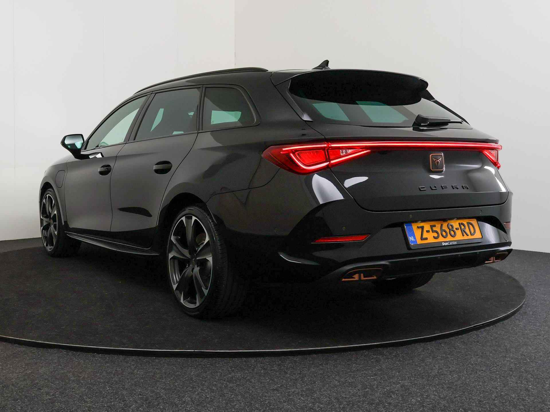 CUPRA Leon Sportstourer 1.4 TSI 204 PK eHybrid PHEV | Stuur- & Stoelverwarming | Keyless | Navigatie | Getint Glas | LED | 19" | - 8/61