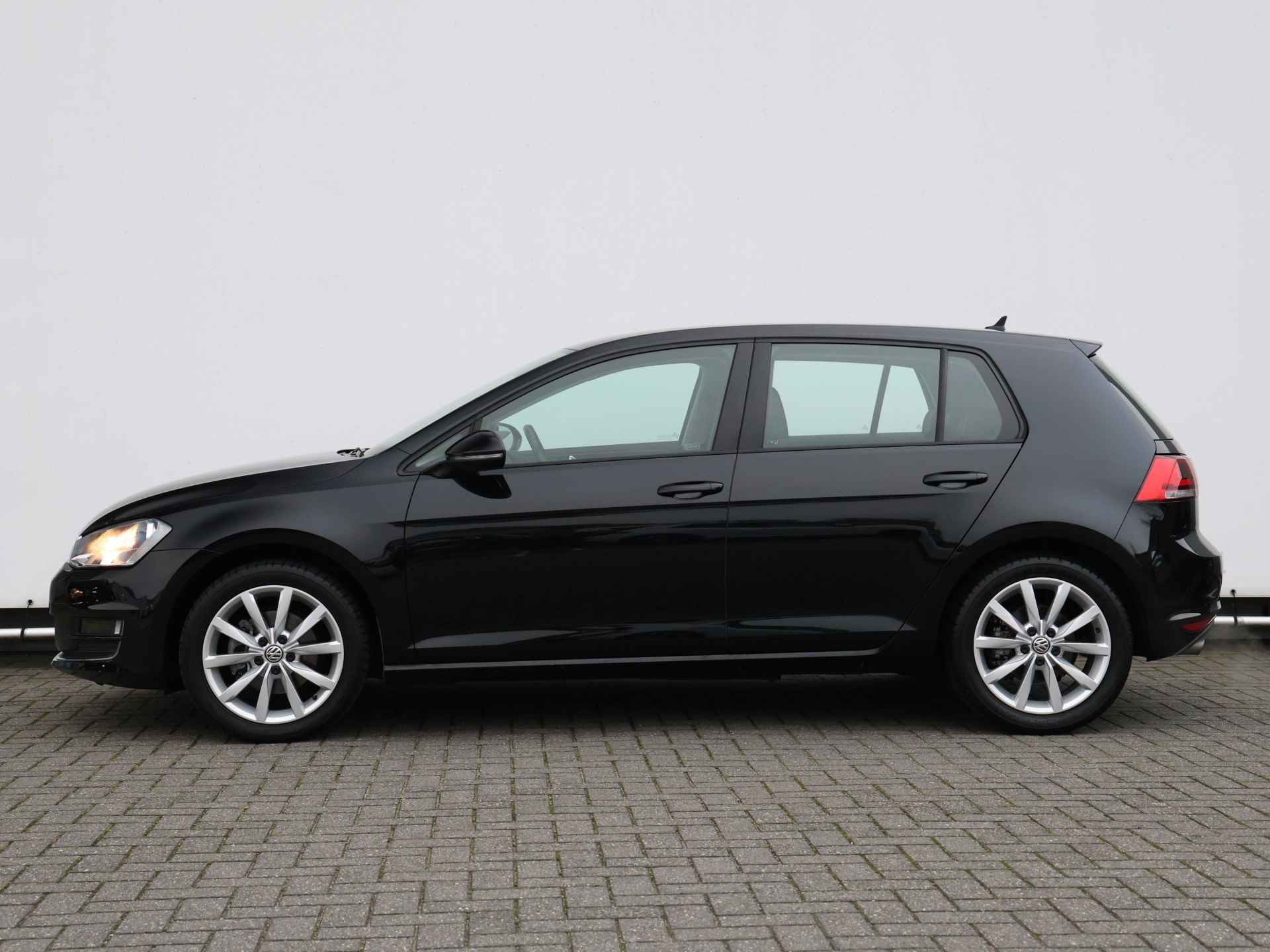 Volkswagen Golf 1.4 TSI Business Edition 125pk | Navigatie | Camera | Cruise control | Stoelverwarming Ergo stoelen - 12/38